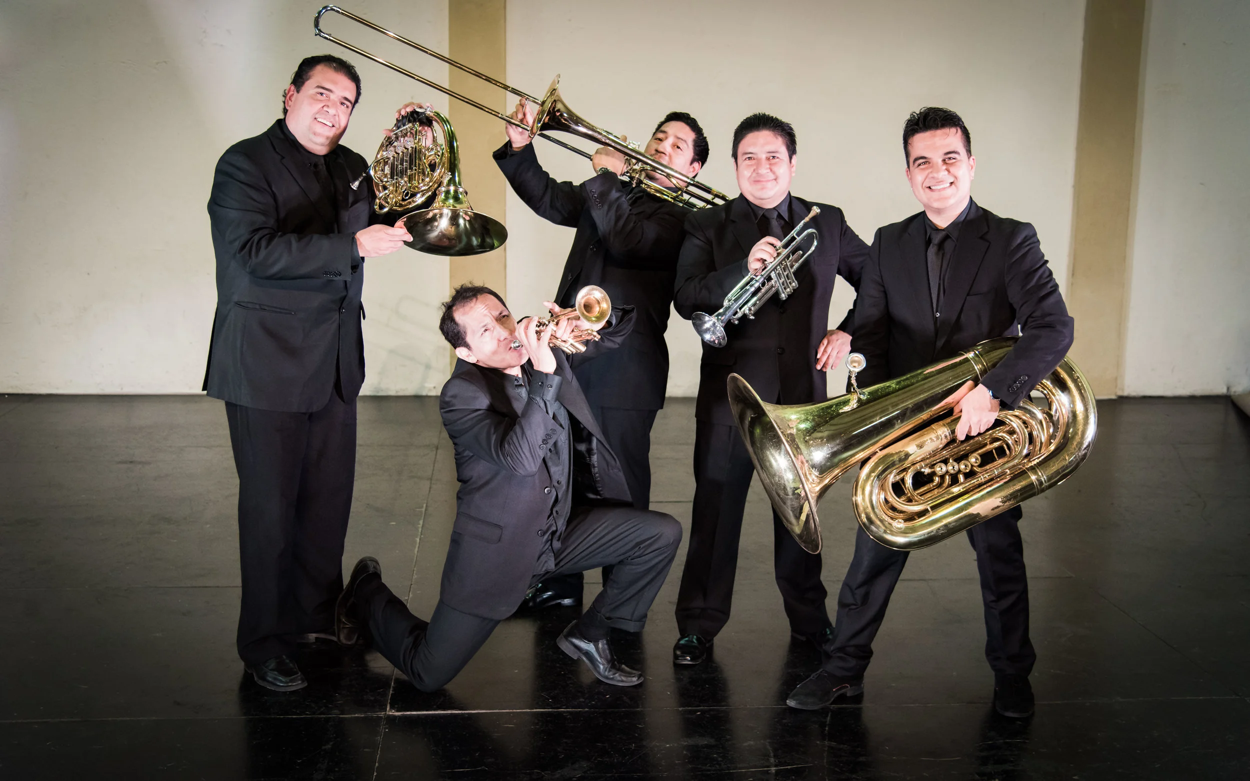 Domingo Familiar: Brass & Dance