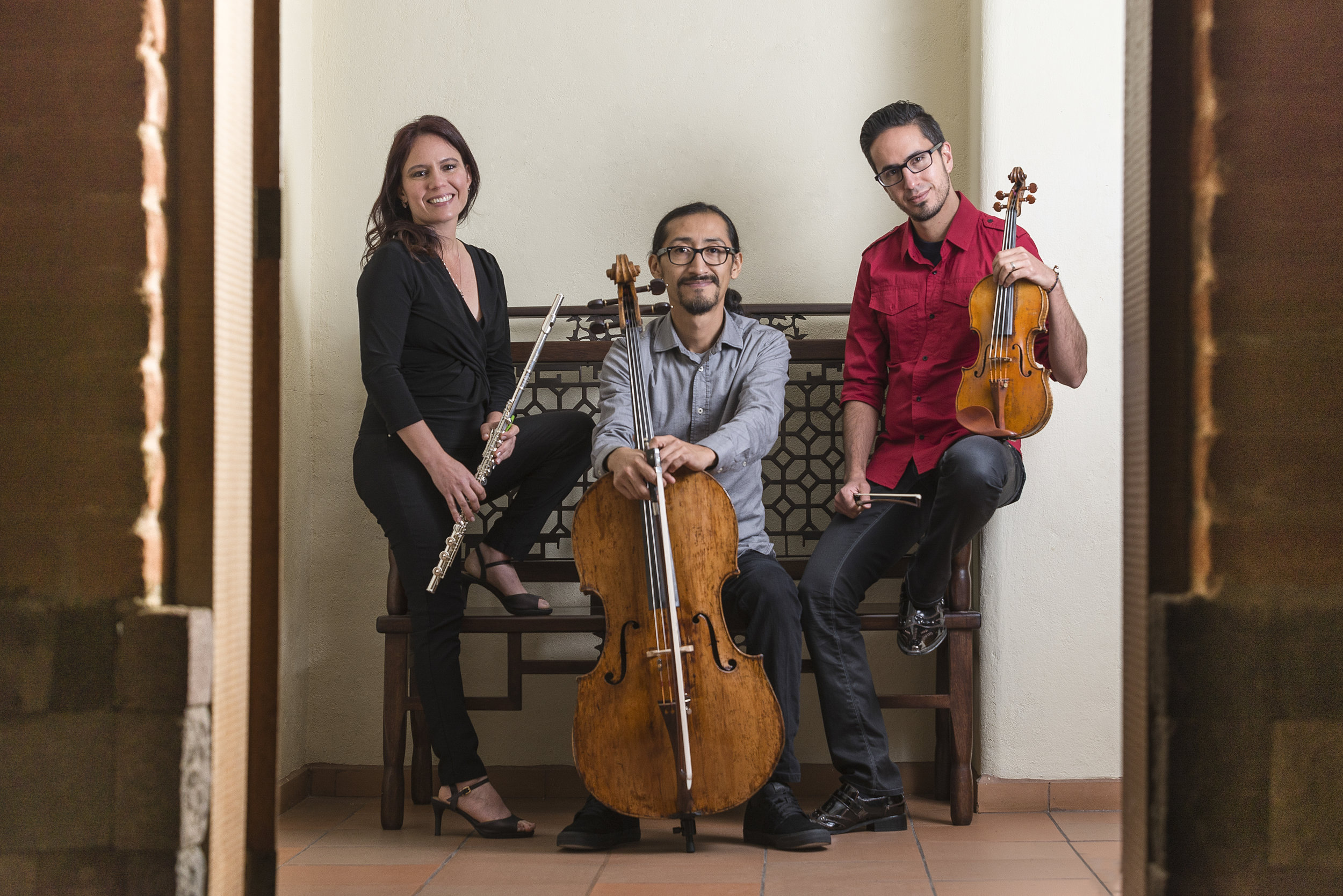 Domingo Familiar: "Los tres musiqueros"