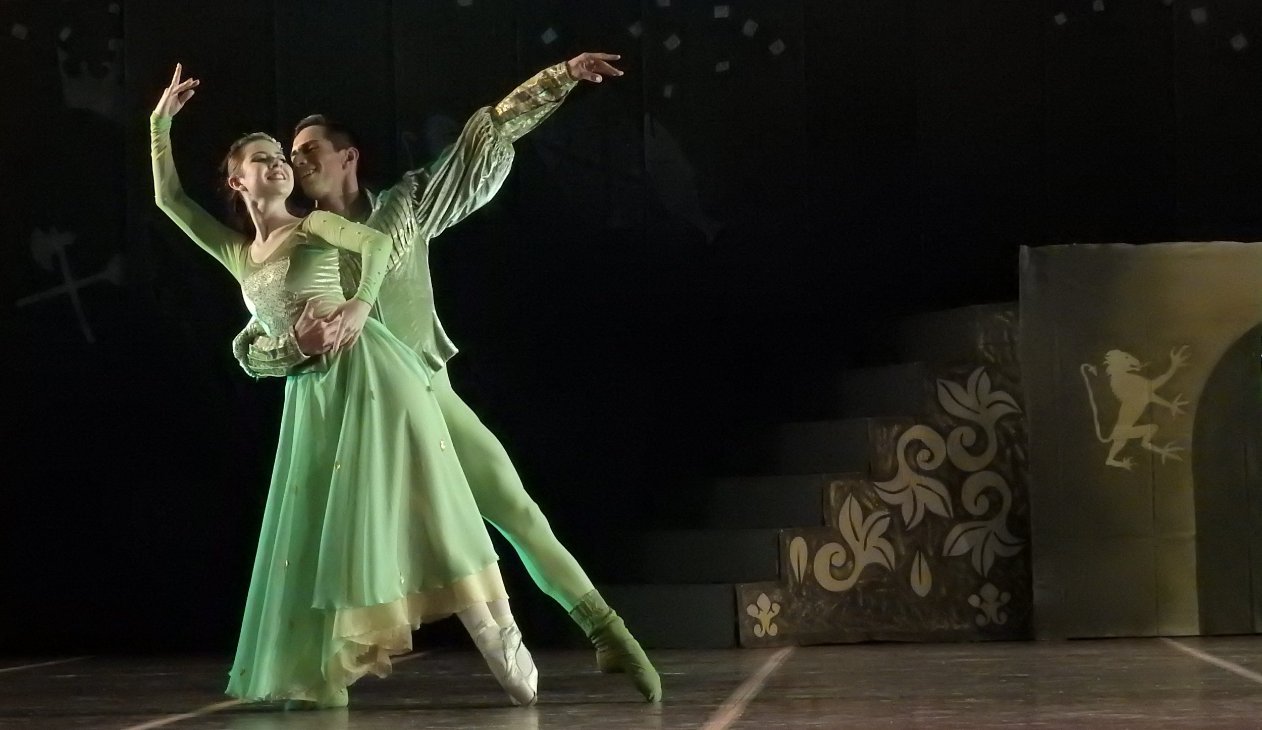 BALLET CARMINA 2.jpg