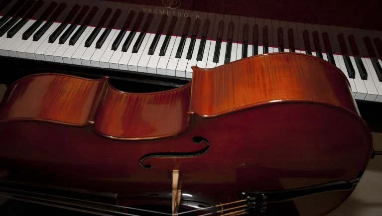      

 
   La Casa de la Música presenta un maravilloso RECITAL PARA 2 VIOLONCHELOS Y PIANO con la participación de los destacados músicos Finn Waldenburg (Alemania), violonchelo; Mateo Celi, violonchelo y Jorge Juan López, piano.     Sala de Recita