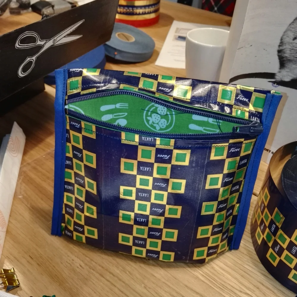 Karkkipaperipussukka lempikarkin kääreestä