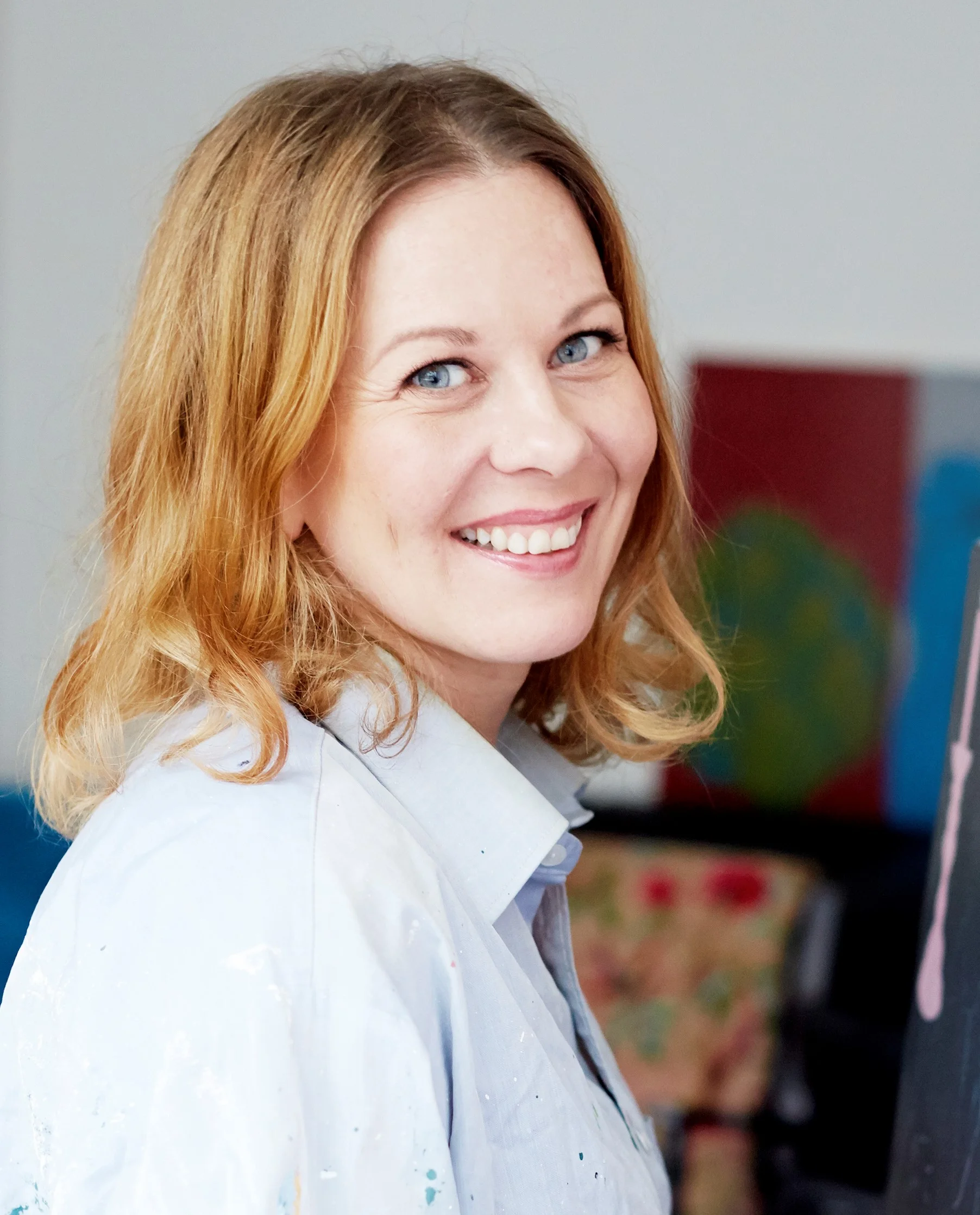Luovuusvalmentaja ja taideterapeutti Krista Launonen