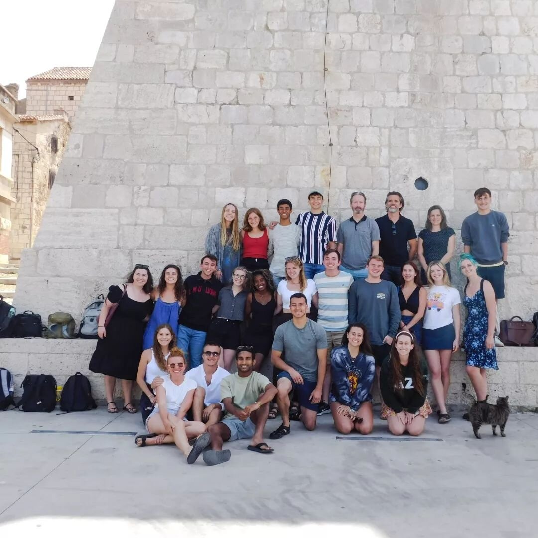 Say hello to our wonderful LMU summer students! We are thrilled we get to spend 5 weeks with them and accompany them on this adventure as they learn, make new friendships and create a lot of memories. 

#ecswp #Imustudyabroad  #studyabroad #bcstudyab