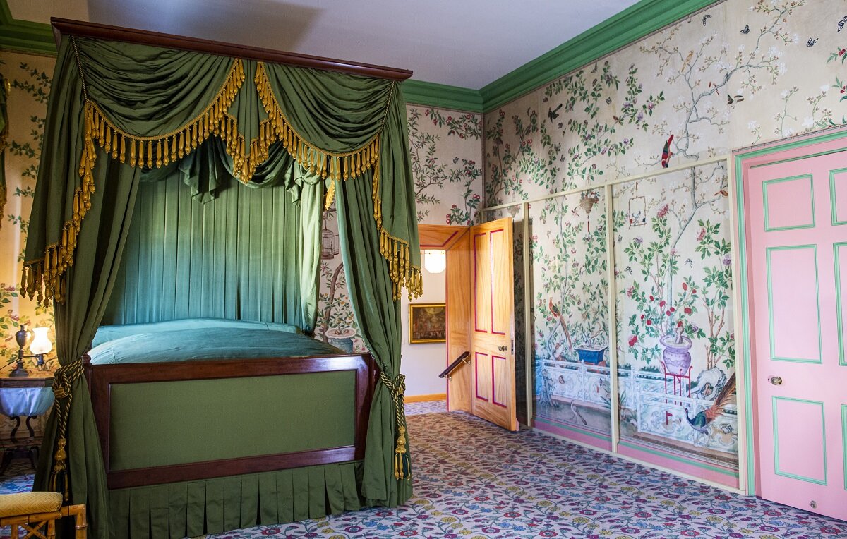 The Royal Pavilion. An authentic reproduction of the original 19th century Chinese  wallpaper — Allyson McDermott
