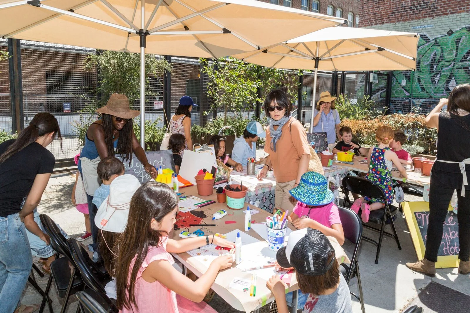 Family Garden Workshop, Hauser & Wirth Los Angeles, 20 August 2017 Courtesy Hauser & Wirth. Photo: Noé Montes