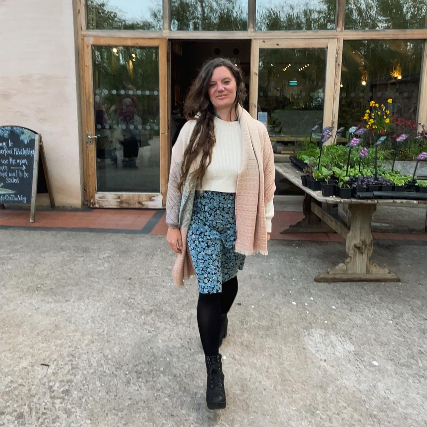 Hello!
I&rsquo;m Babs, the natural dye artist/designer here, making, teaching, writing and sharing my creative process :)

I&rsquo;m trying to show my face around here a bit more..!

I took my Mum out to the beautiful @riverfordfieldkitchen to celebr