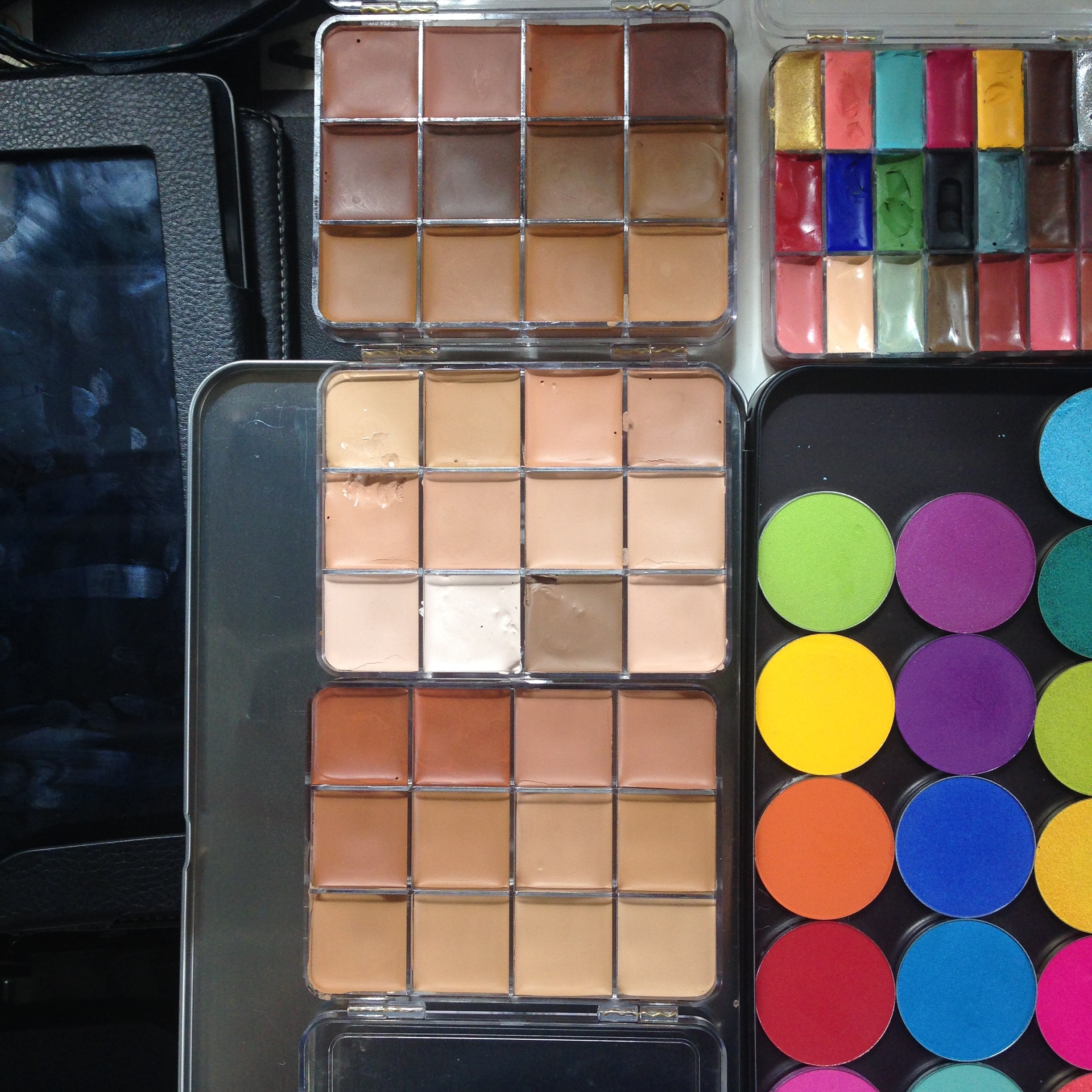 Vueset palettes for cream products (RCMA foundations and MUFE Flash palettes)