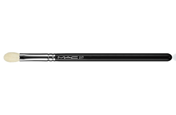 MAC 217 blending brush: Many artists swear by this brush! I absolutely love it for blending out creams and powders anywhere on the face. 