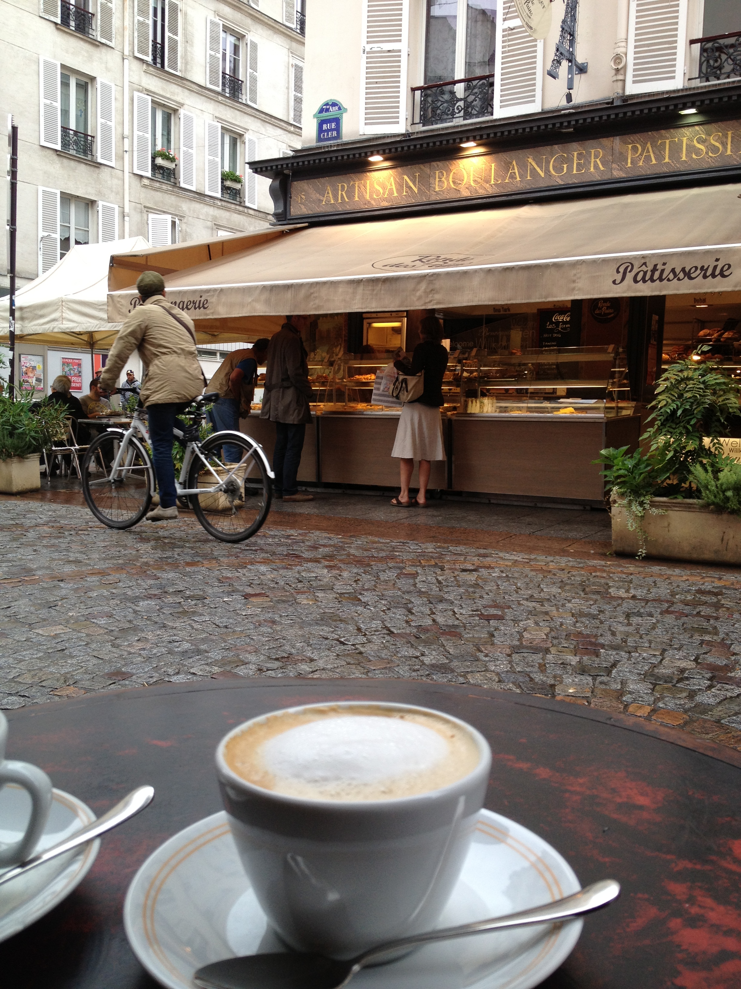 Cafe Central: Paris, France
