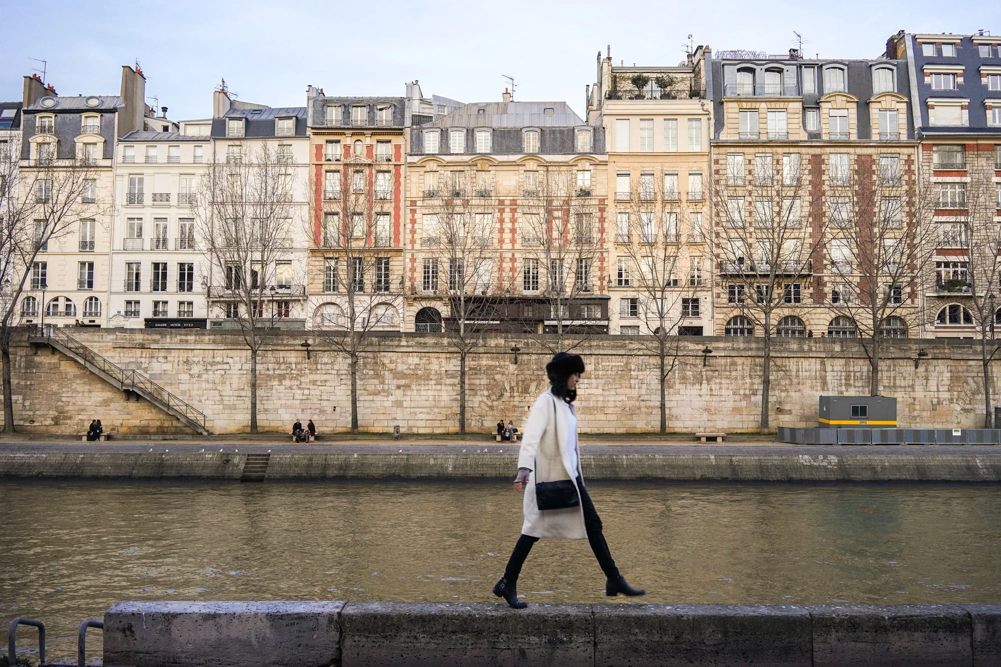 wendy_Paris_seine.jpg