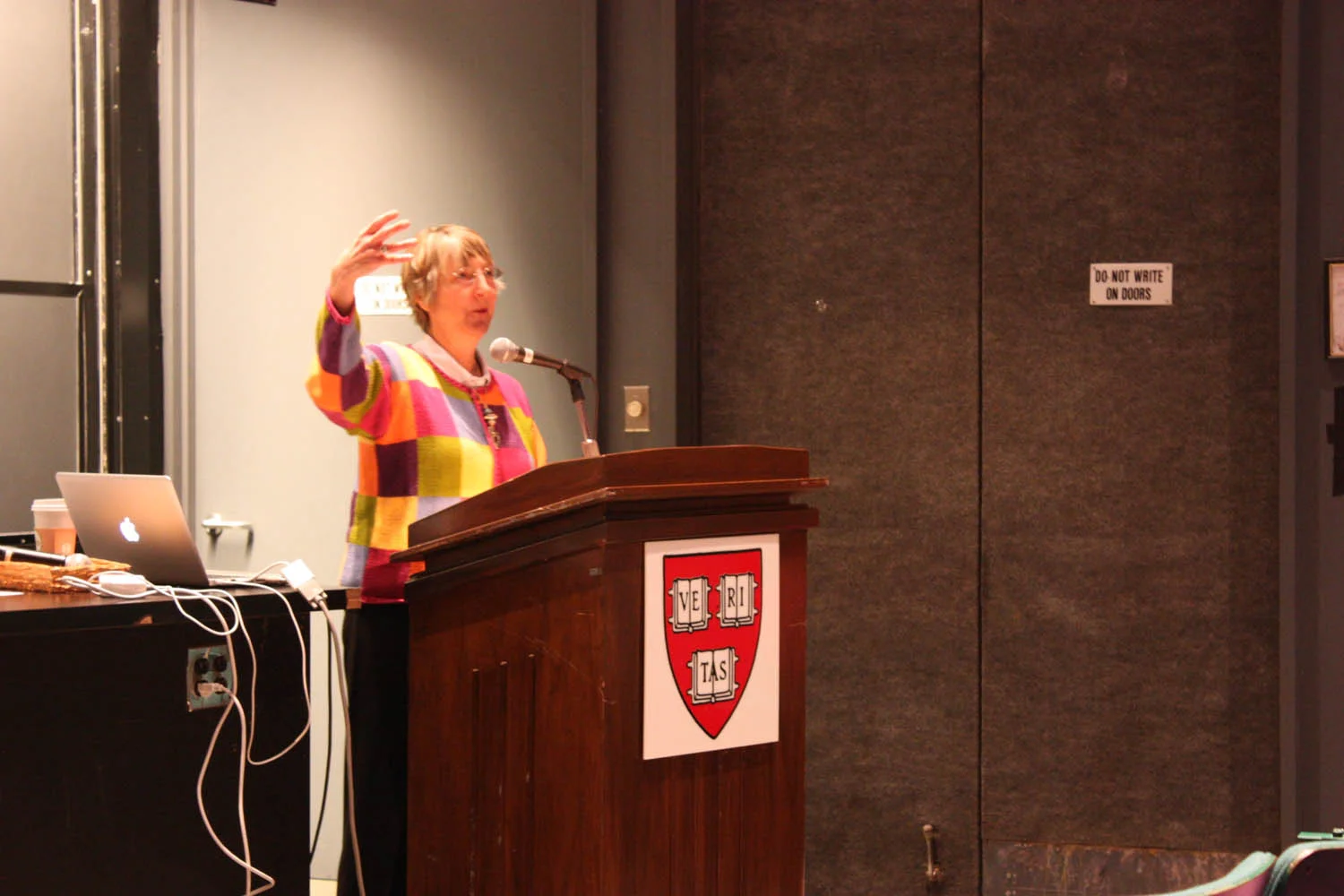 slide show at harvard 2-w.jpg