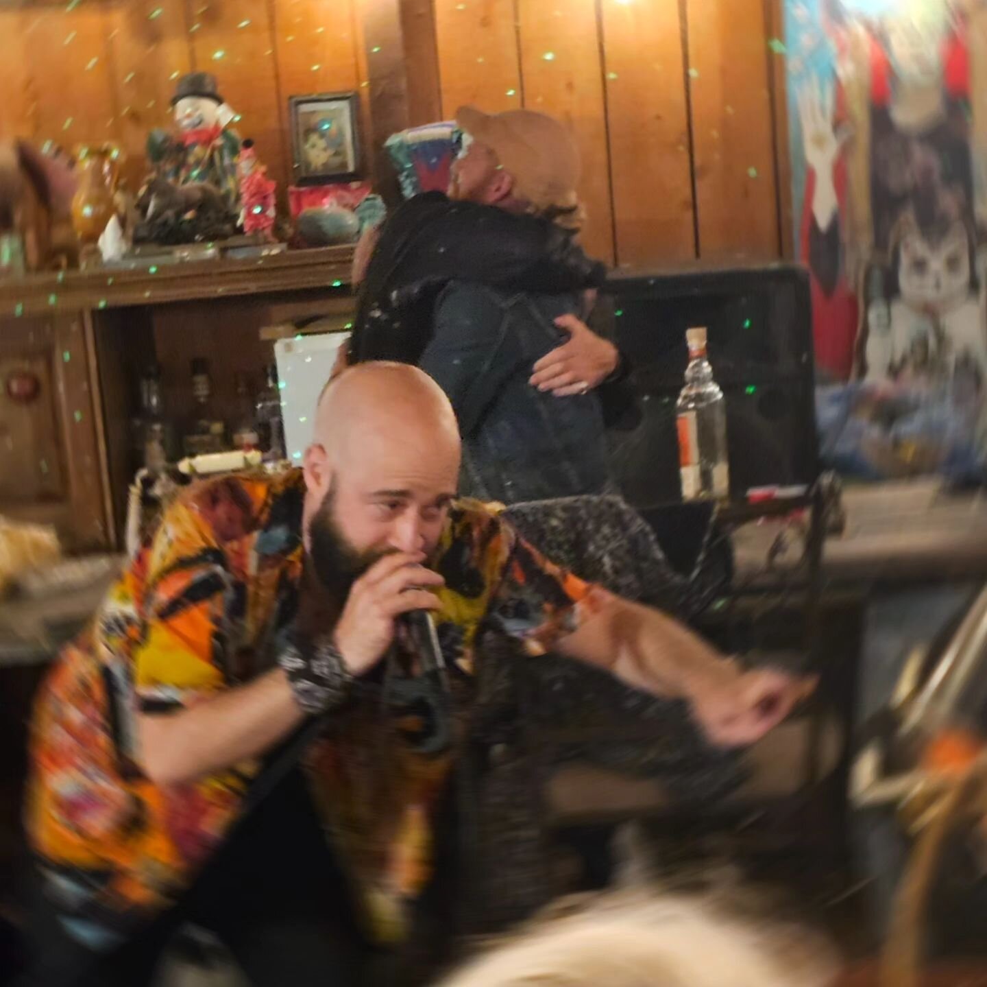 Shout out to @ltheadtrip for rockin an hour plus set with 36 hours notice and shout out to @katmandoodle and Smyles for opening up the gates to Anarchy Acres to let him do it. Peace to everyone that came out to support - especially those that drove u