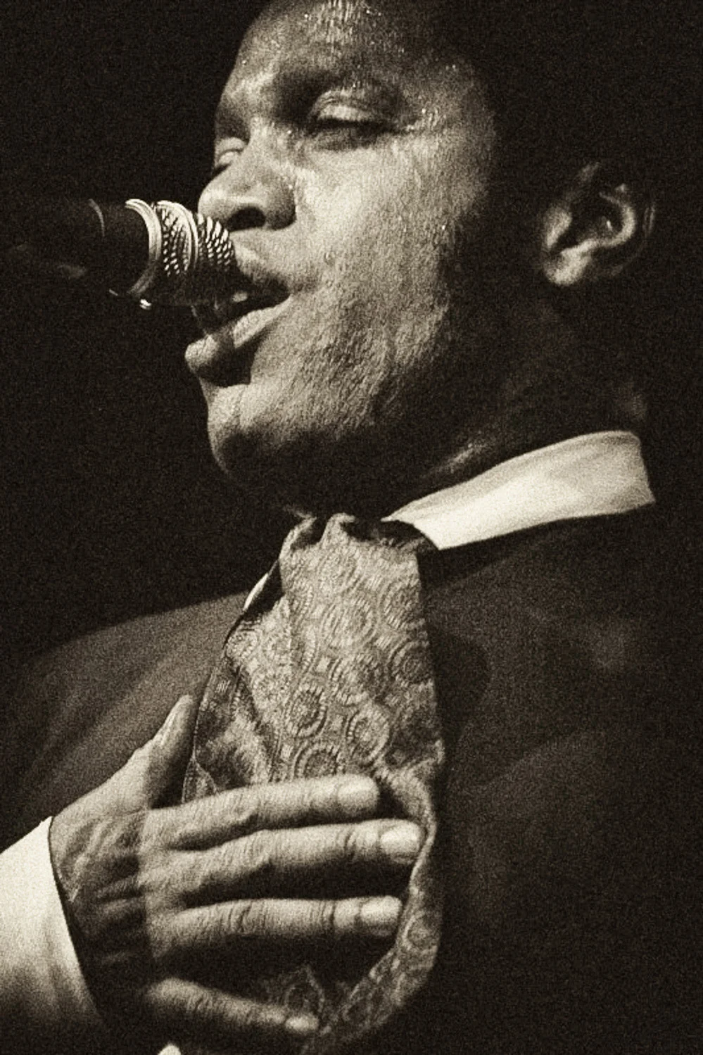 SongVintageTrouble-2011Oct16-0829.jpg