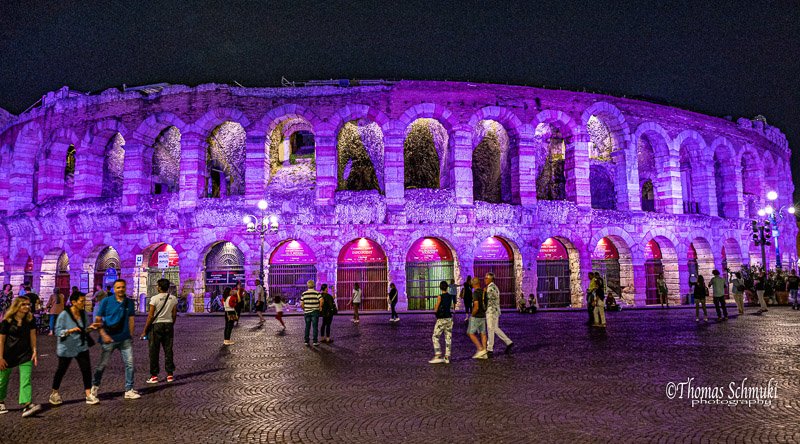 The Verona coliseum lit up at night