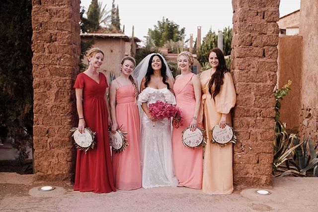 Tanya and the girls seconds away of the start of the ceremony!

Planner: @cherryontopdxb
Venus: @beldicountryclub
Photo:@pablobeglez

#marrakech #marrakeshwedding #mydearmorocco #loveauthentic #weddinginspiration #beldicountryclub #cherryontop #fullc