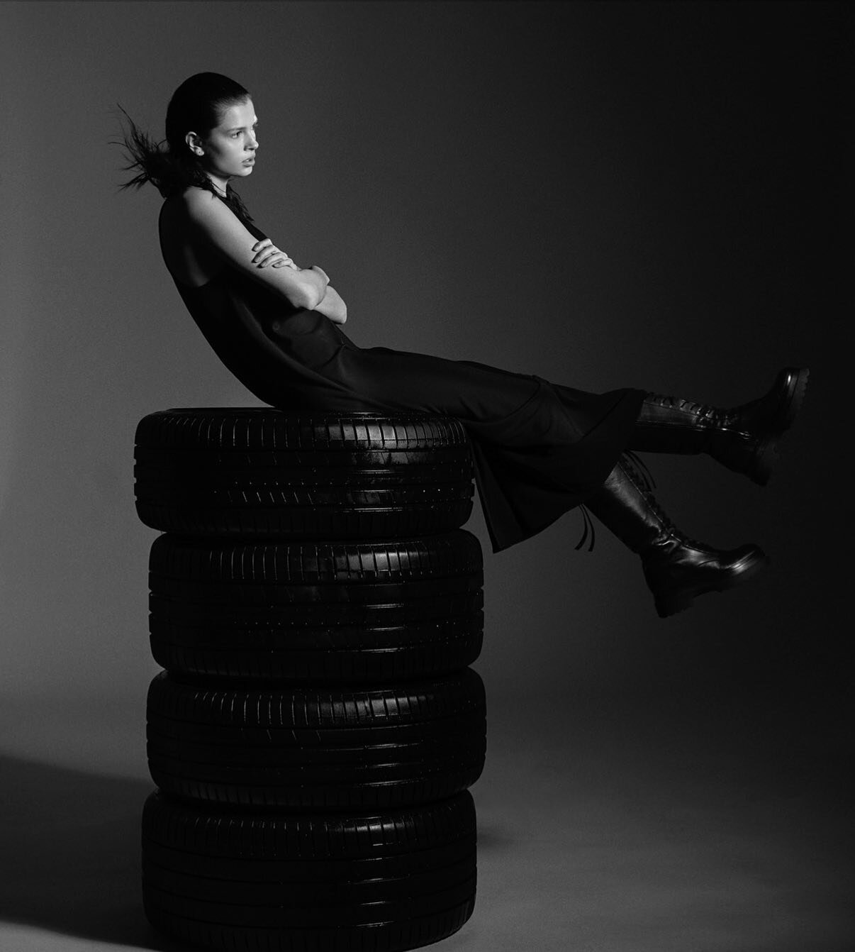 Red Valentino x Tibi x Tires

Photo @raynefitton 
Fashion/CD @donaldlawrence8 
Hair @taniabecker using @oribe 
MUA @makeupwithnadine 
Model Olivia @margauxtheagency 

@theamazingmagazine

@nobasura_clubhouse
