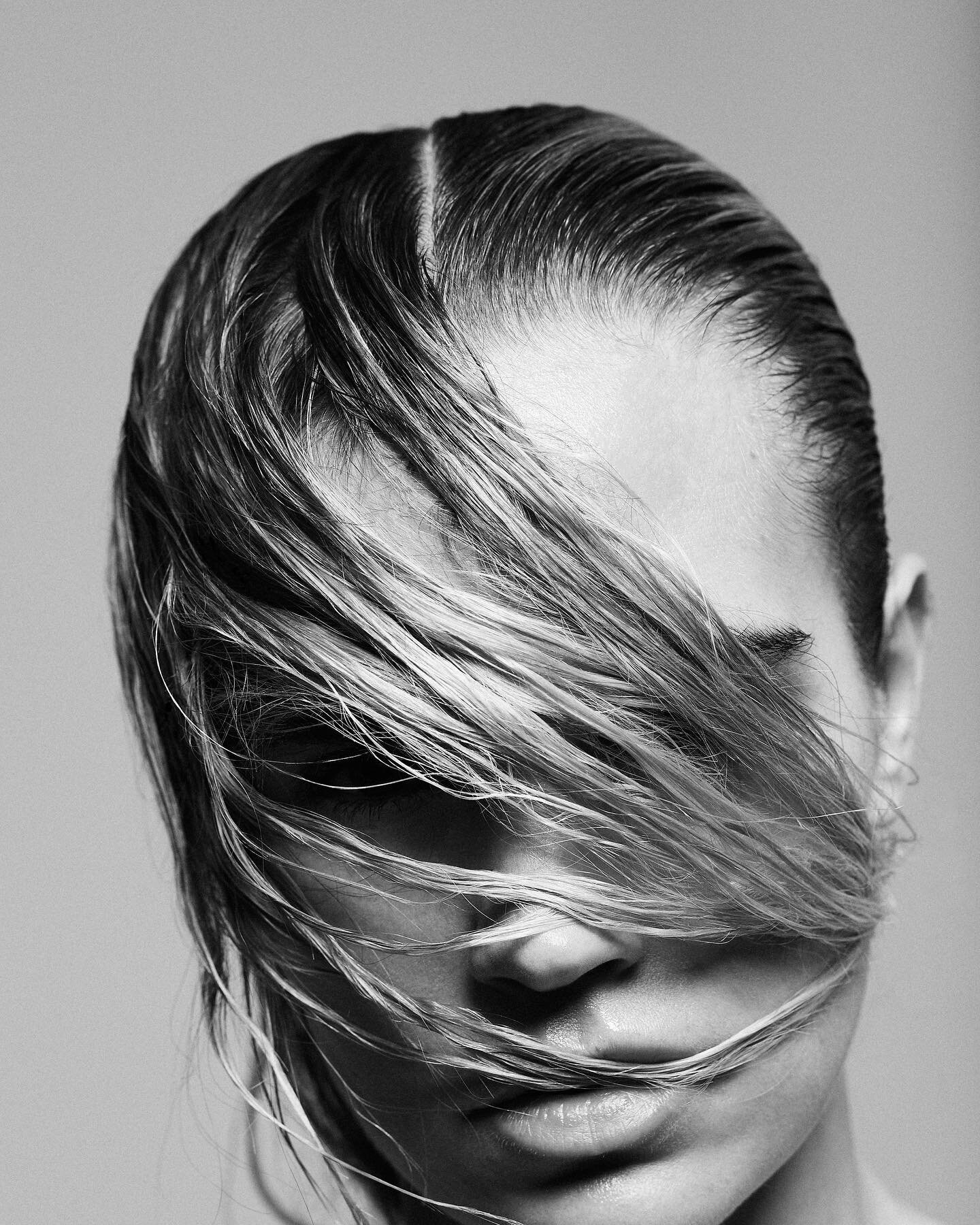 Anastasia by @alexanderting 

Hair @taniabecker using @oribe 
MUA @asiacataldo
