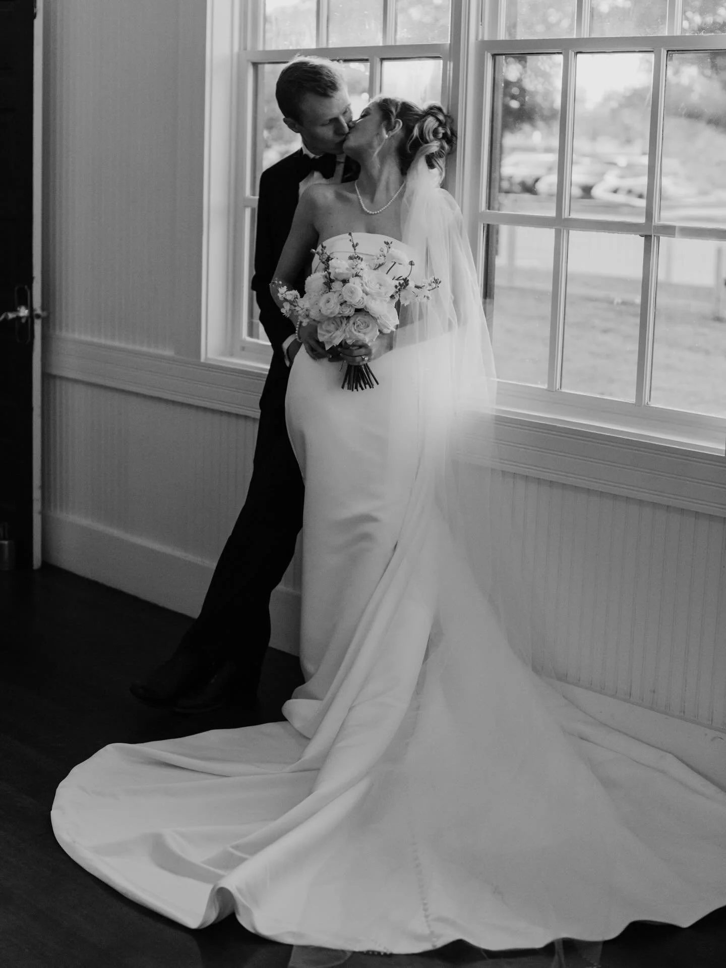 My last wedding of 2025 earlier this month was a literal ‼️and ✨💕 to end the wedding season. Emily &amp; Jacob are the Kings and had a beautifully elegant celebration with the most heartfelt words spoken at their ceremony. 

This year the weddings I