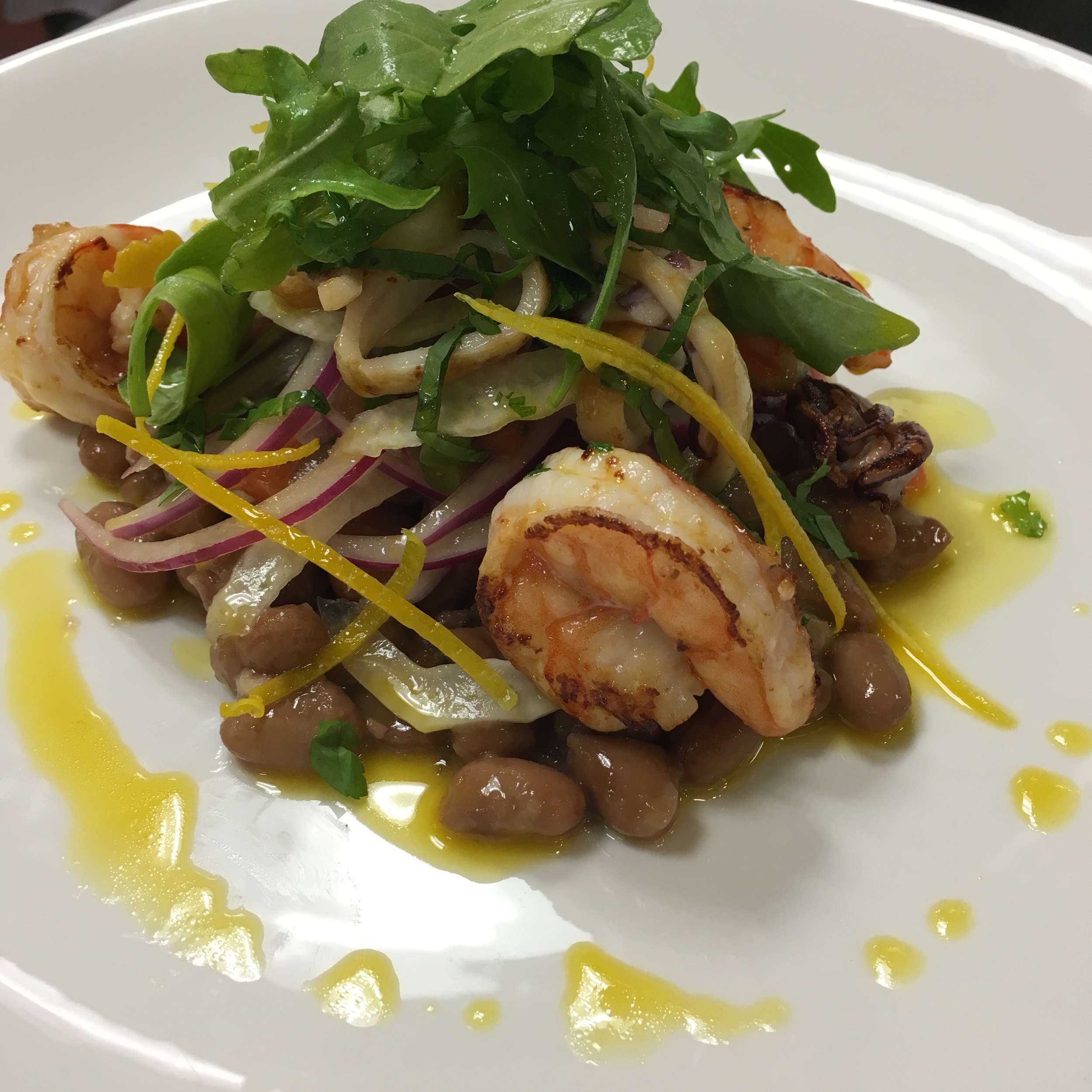 THIS DISH WAS PART OF OUR SEASONAL AND SUSTAINABLE COOKING LESSON. IT IS VERY MEDITERRANEAN AND RIGHT UP MY ALLEY! I LOVE THESE FLAVORS DURING THE WARMER MONTHS, THE DISH WAS PACKED WITH FLAVOR YET STILL LIGHT AND FRESH.