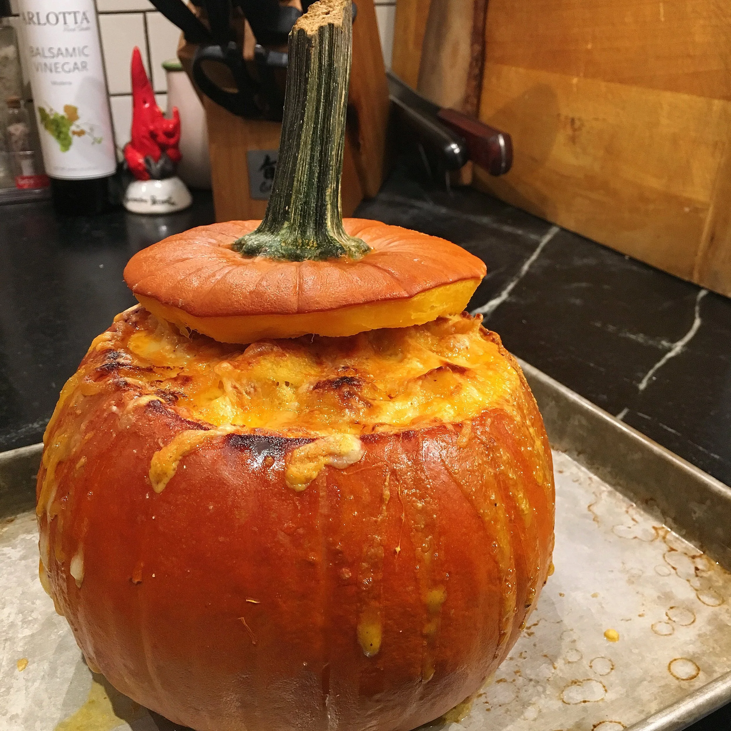 STUFFED PUMPKIN MAC AND CHEESE