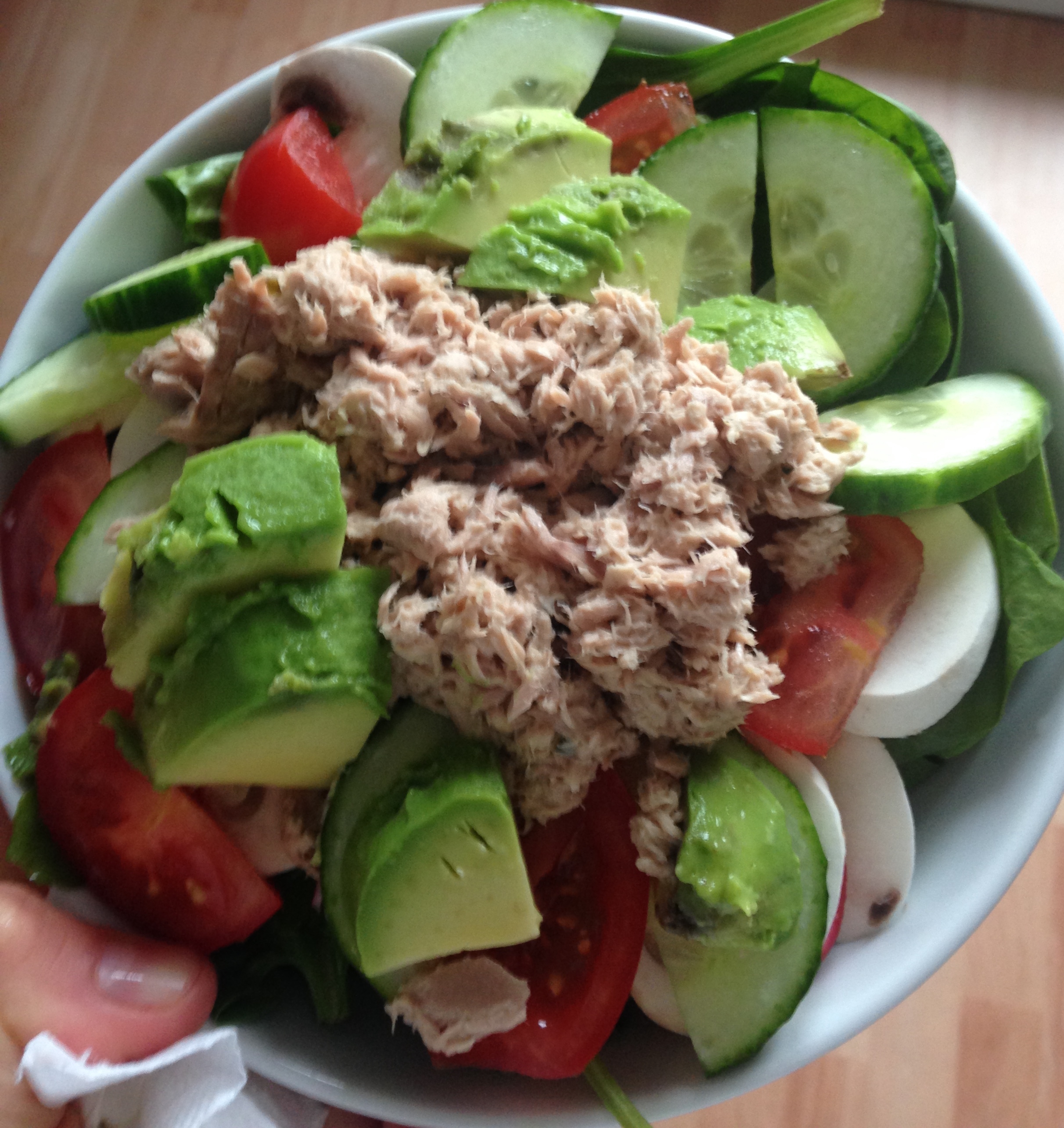 This salad was fabulous with the basamic dressing (Tuna, spinach, tomatoes, mushrooms, cucumbers)