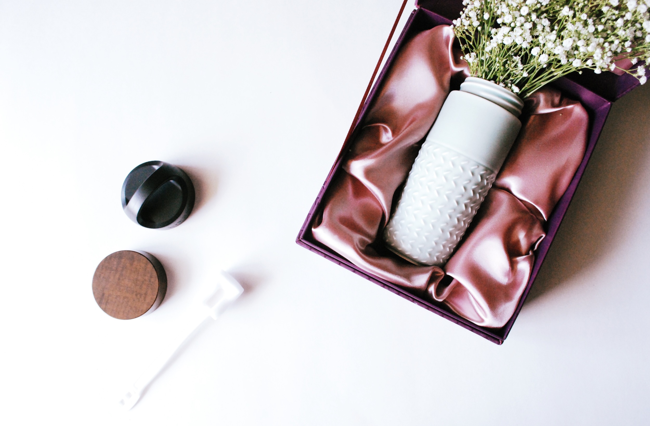 Pair your mug with a Travel Lid for easy carrying & clean them out with the Gentle Tumbler Sponge .