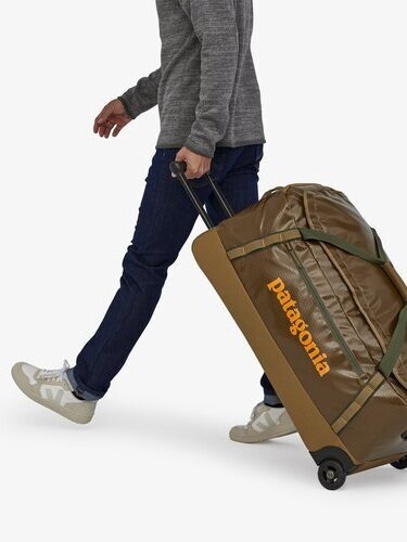 sustainable-luggage-eco-friendly-suitcase
