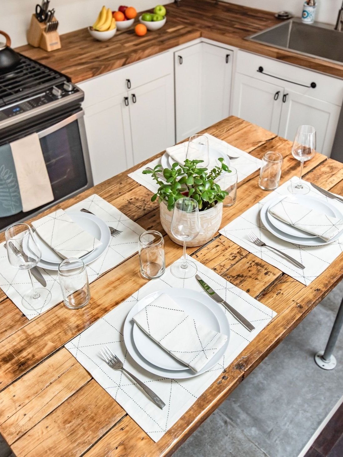 Where to Find Eco-Friendly Placemats, Tablecloths & Table Runners