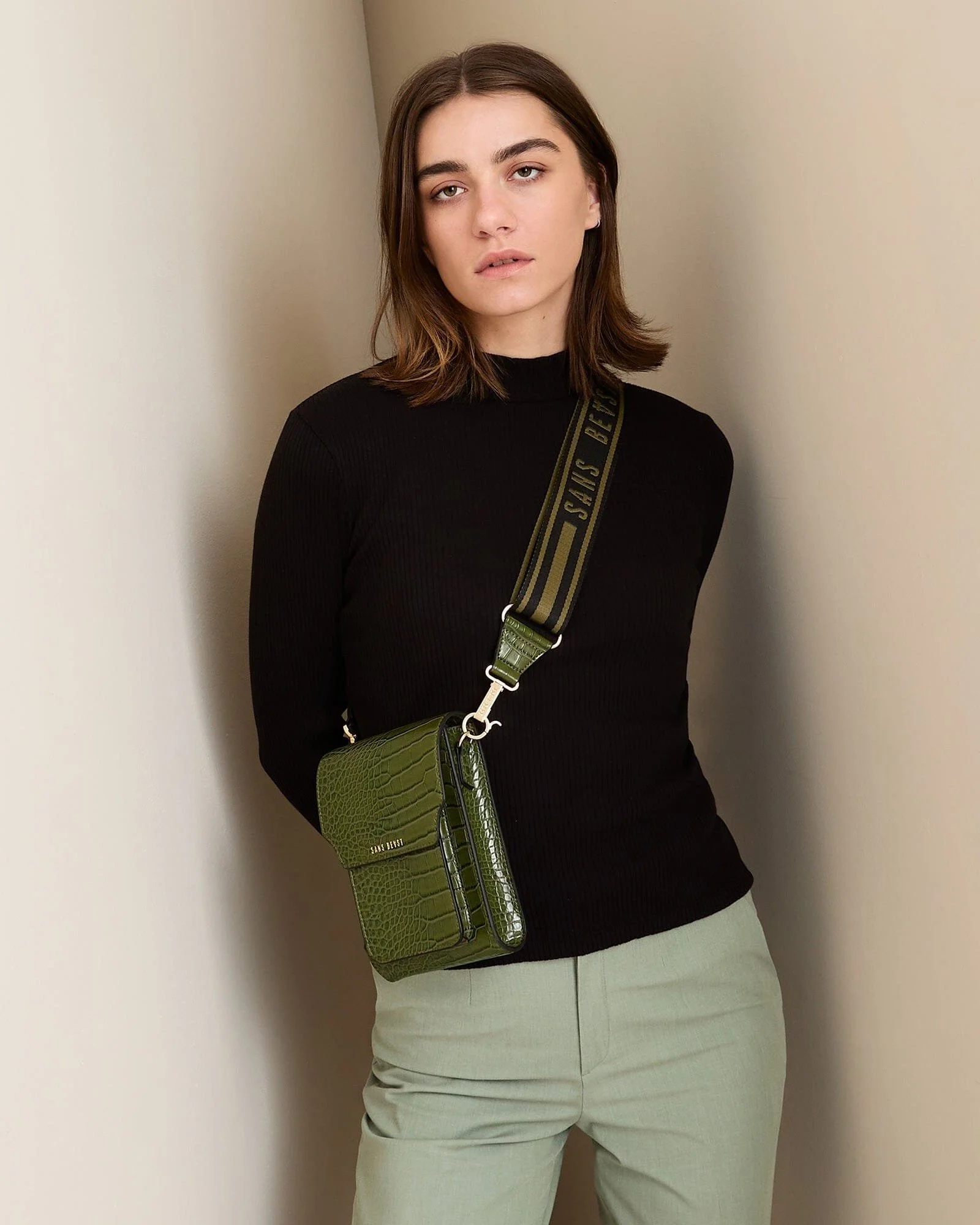 Hotelkalingaashok Pillow Tabby Coach Green Firstgear Womens