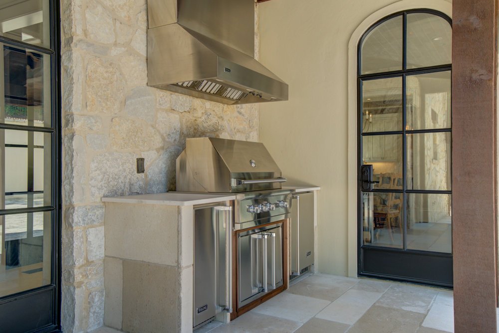 Outdoor Kitchen Design and Appliances by Kitchenscapes.jpg