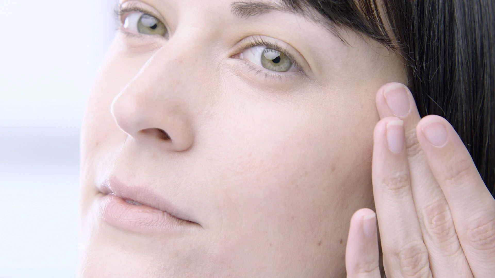 Sarah films a beauty spot for Dr. Brandt Skincare