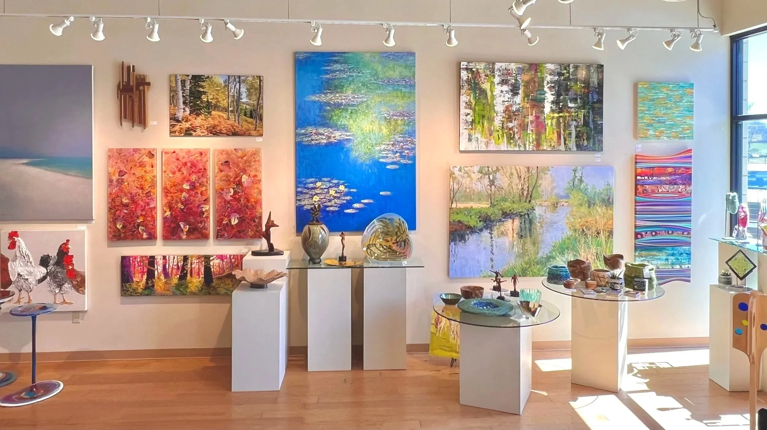 GalleryInteriorLgWallIMG_2091.jpg