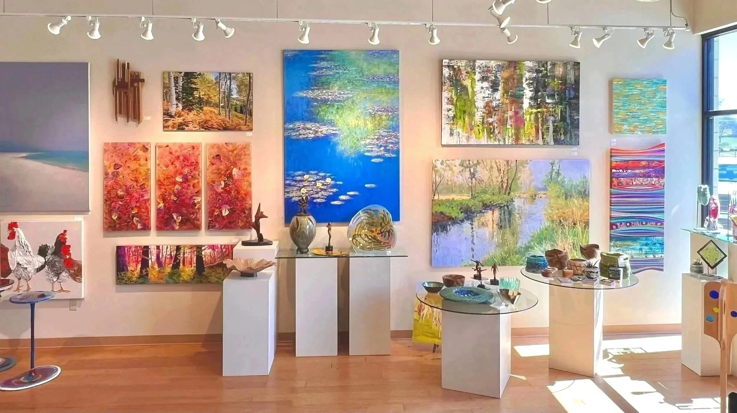 GalleryInteriorLgWallIMG_2091.jpg