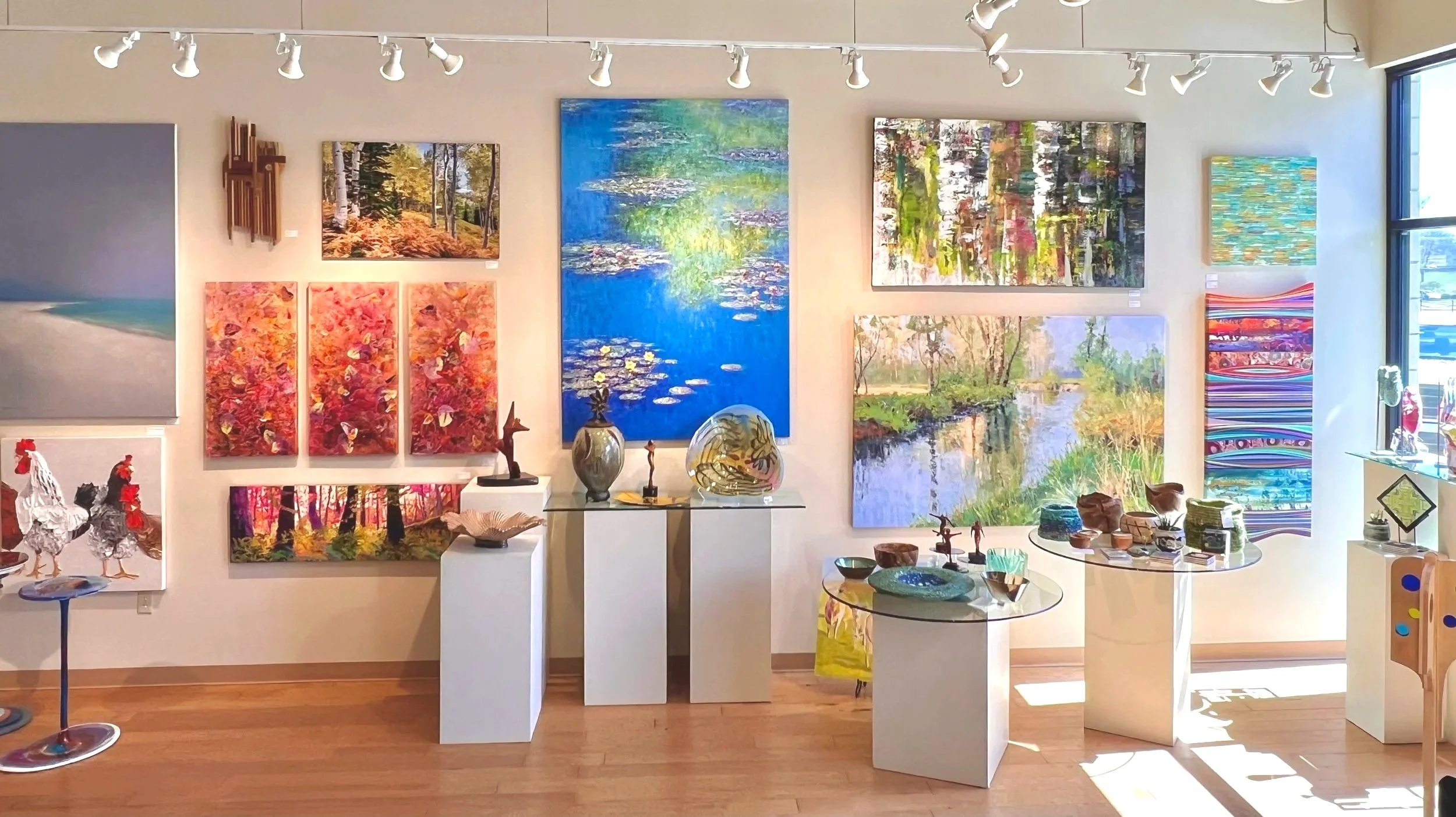 GalleryInteriorLgWallIMG_2091.jpg