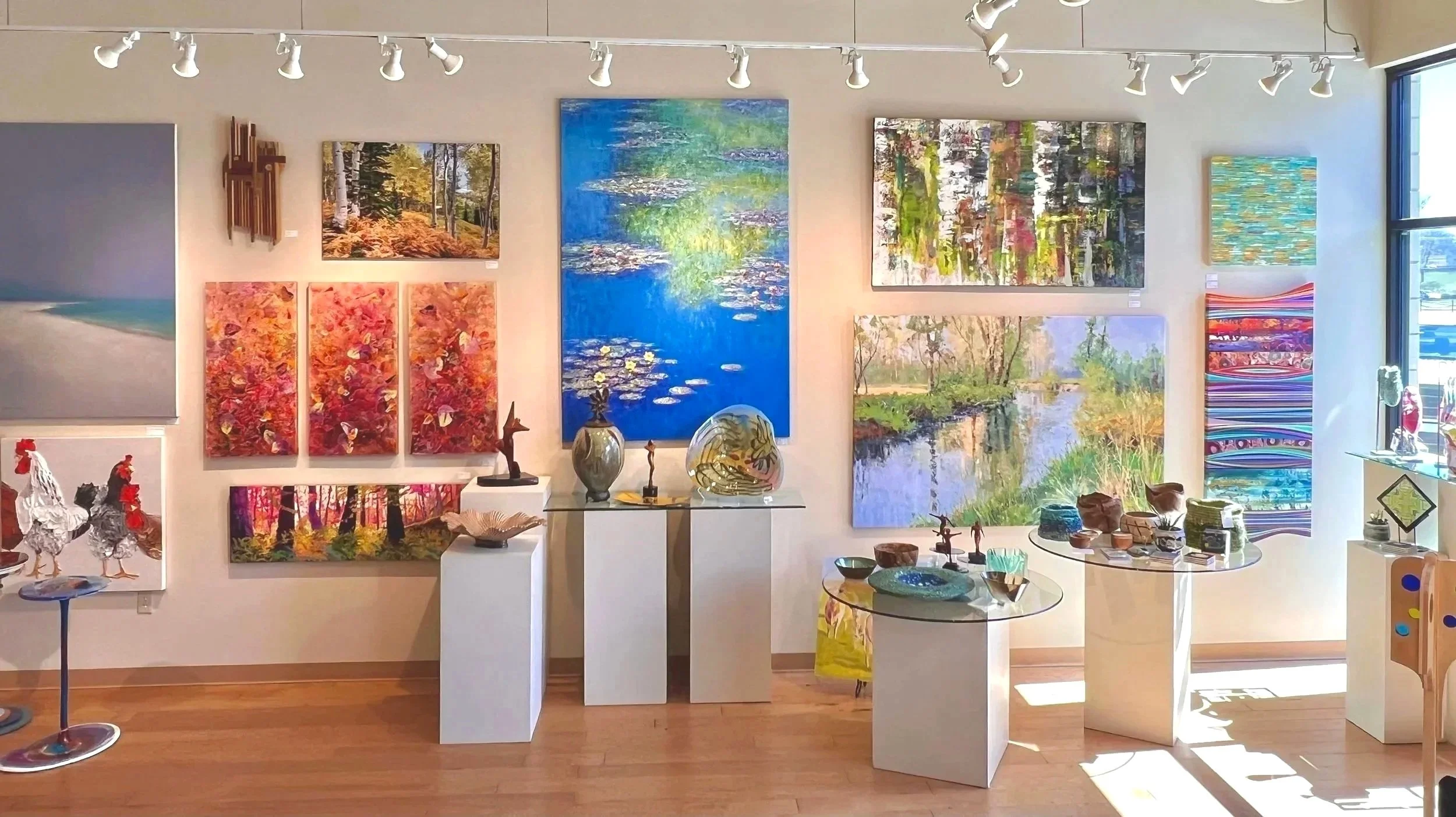 GalleryInteriorLgWallIMG_2091.jpg