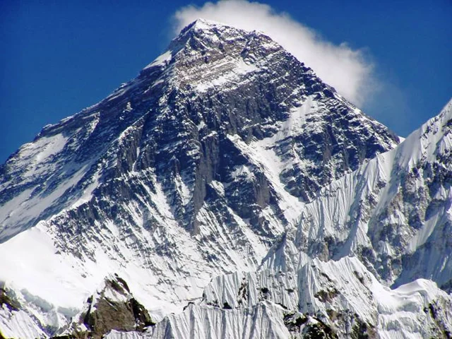 Everestbackdrop.jpg