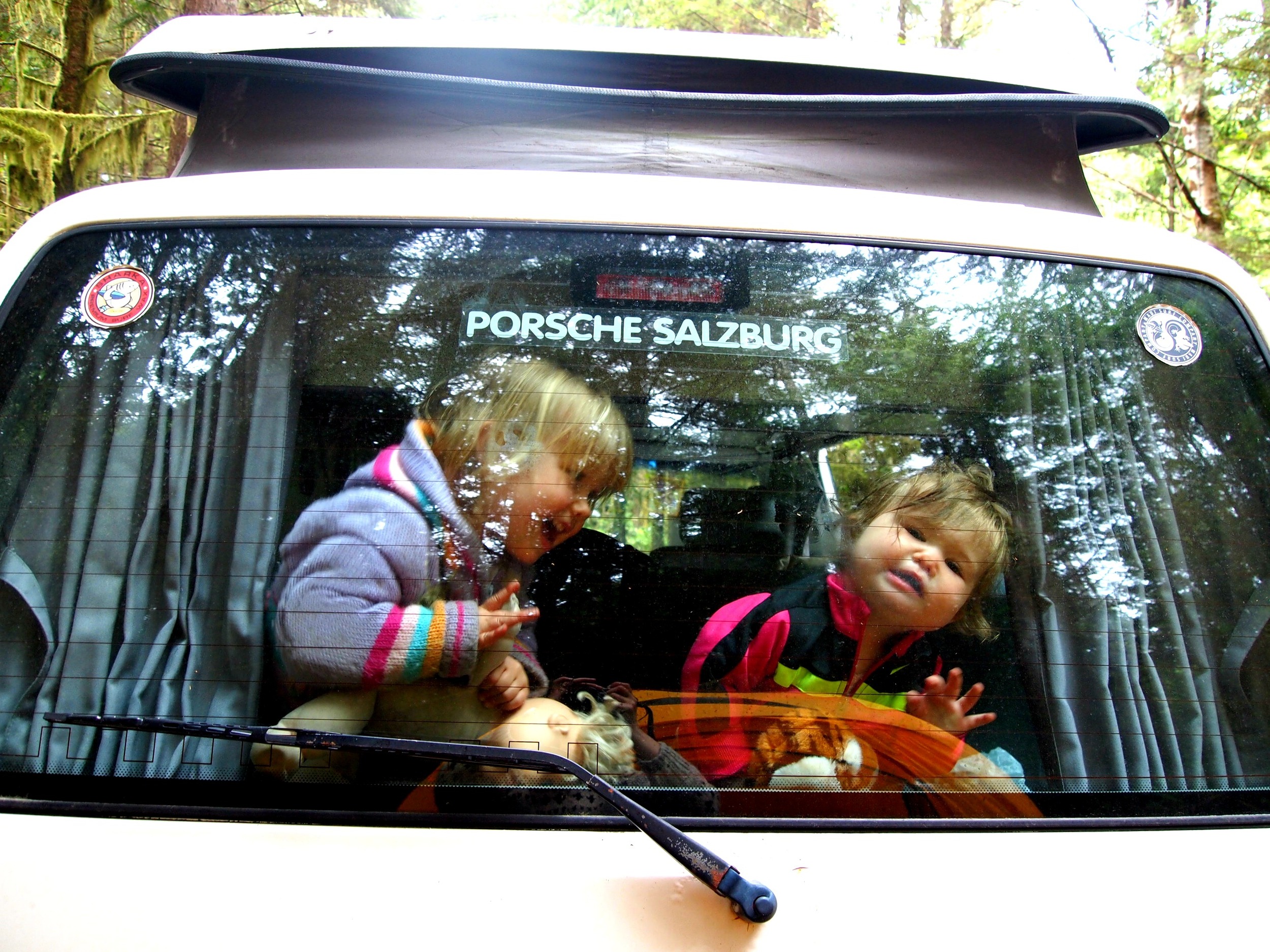Waking up with a Vanlife Family 