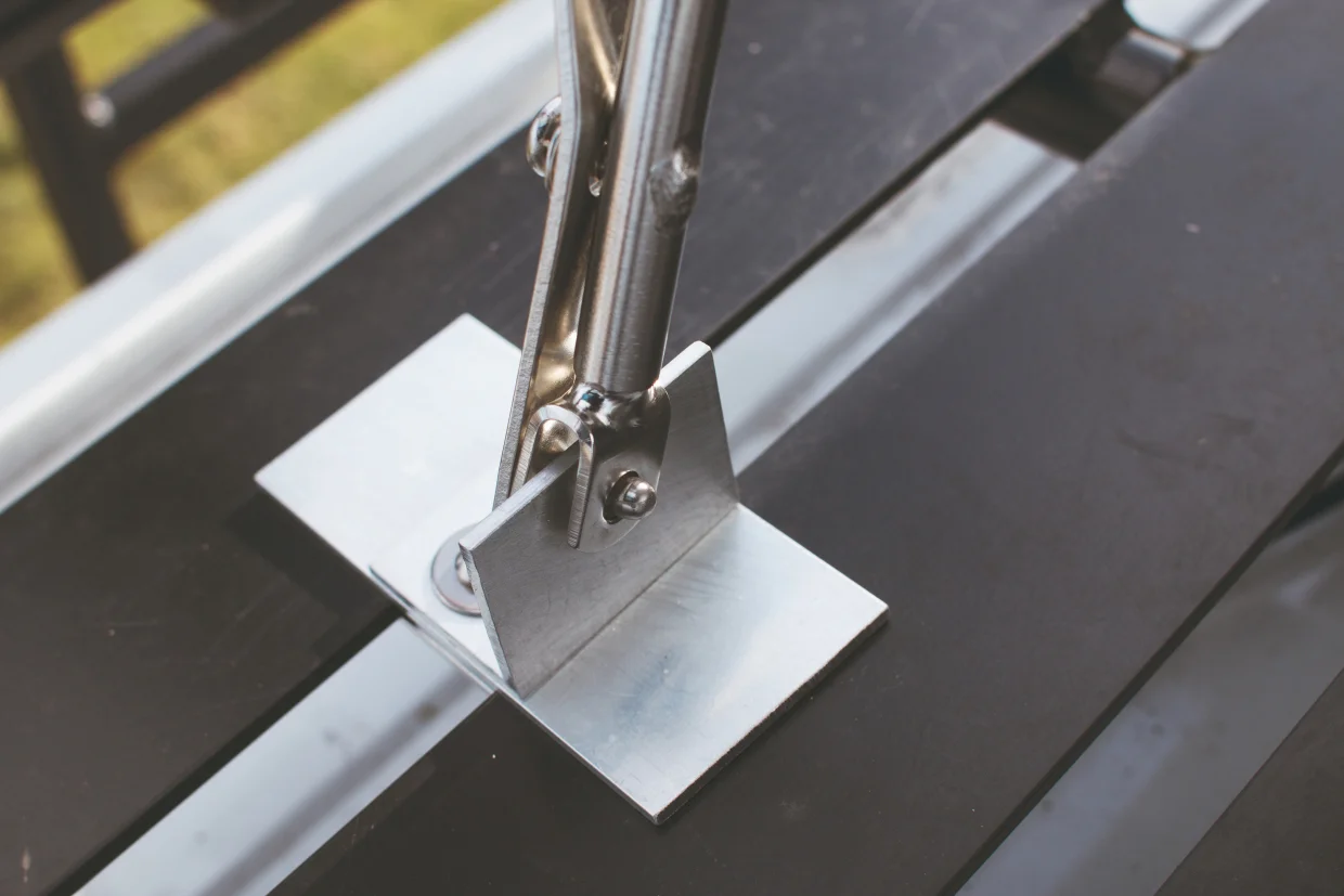 This photo shows the clip-in mechanism Shane installed.