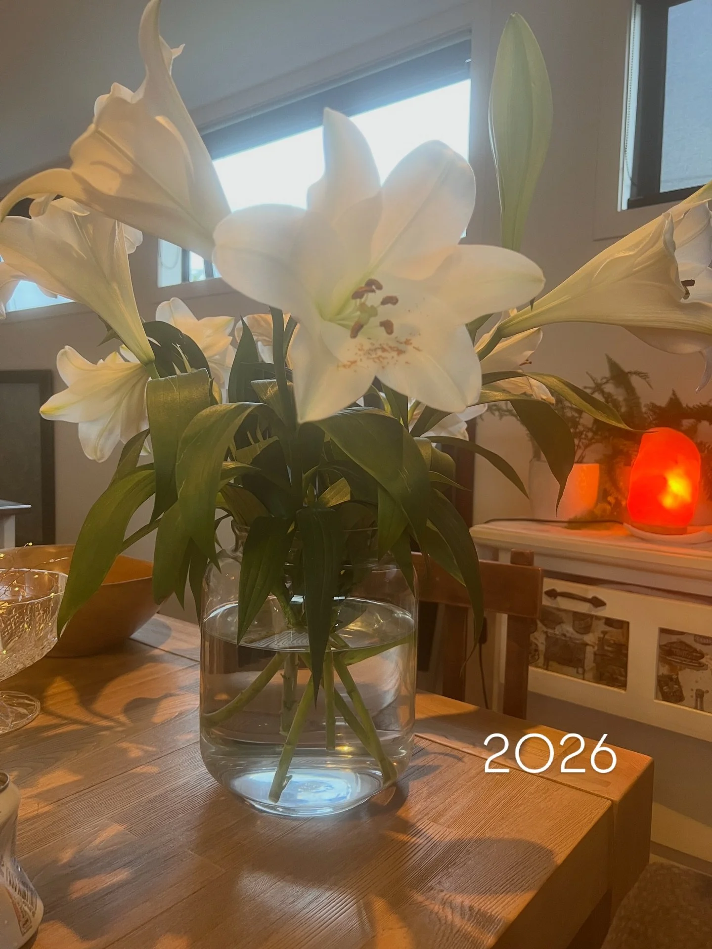 I&rsquo;m back&hellip; what did I miss? 👀 Did you miss me? I missed you 🥰✨ 
The end of last year was phenomenal 🌟 I was incredibly fortunate to work on some amazing film and TV projects 🎬📺, wearing my Songbroker Music Publishing and Aeroplane Mu