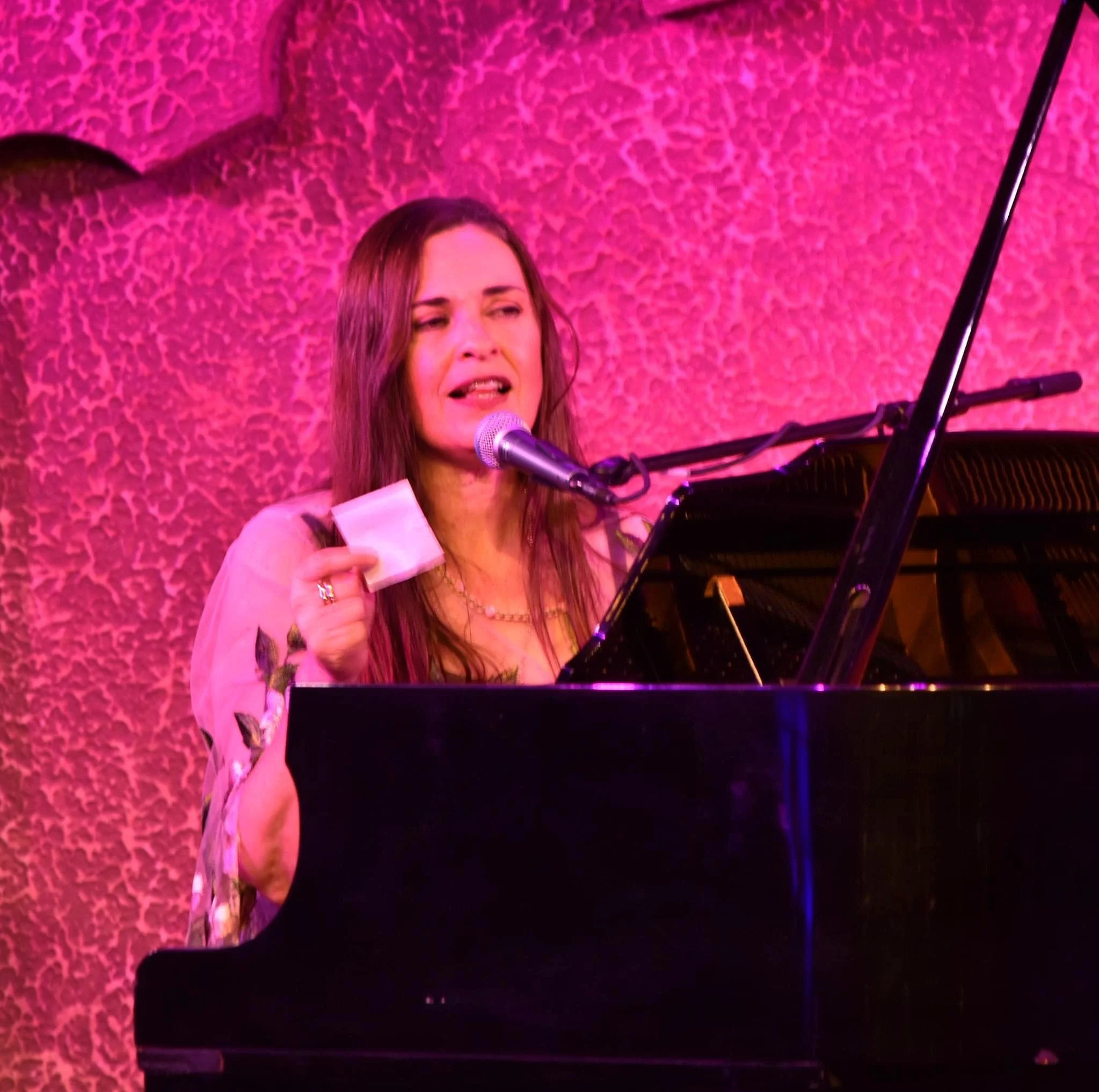 Jan Hellriegel opening act for Tony Hadley ex Spandau Ballet