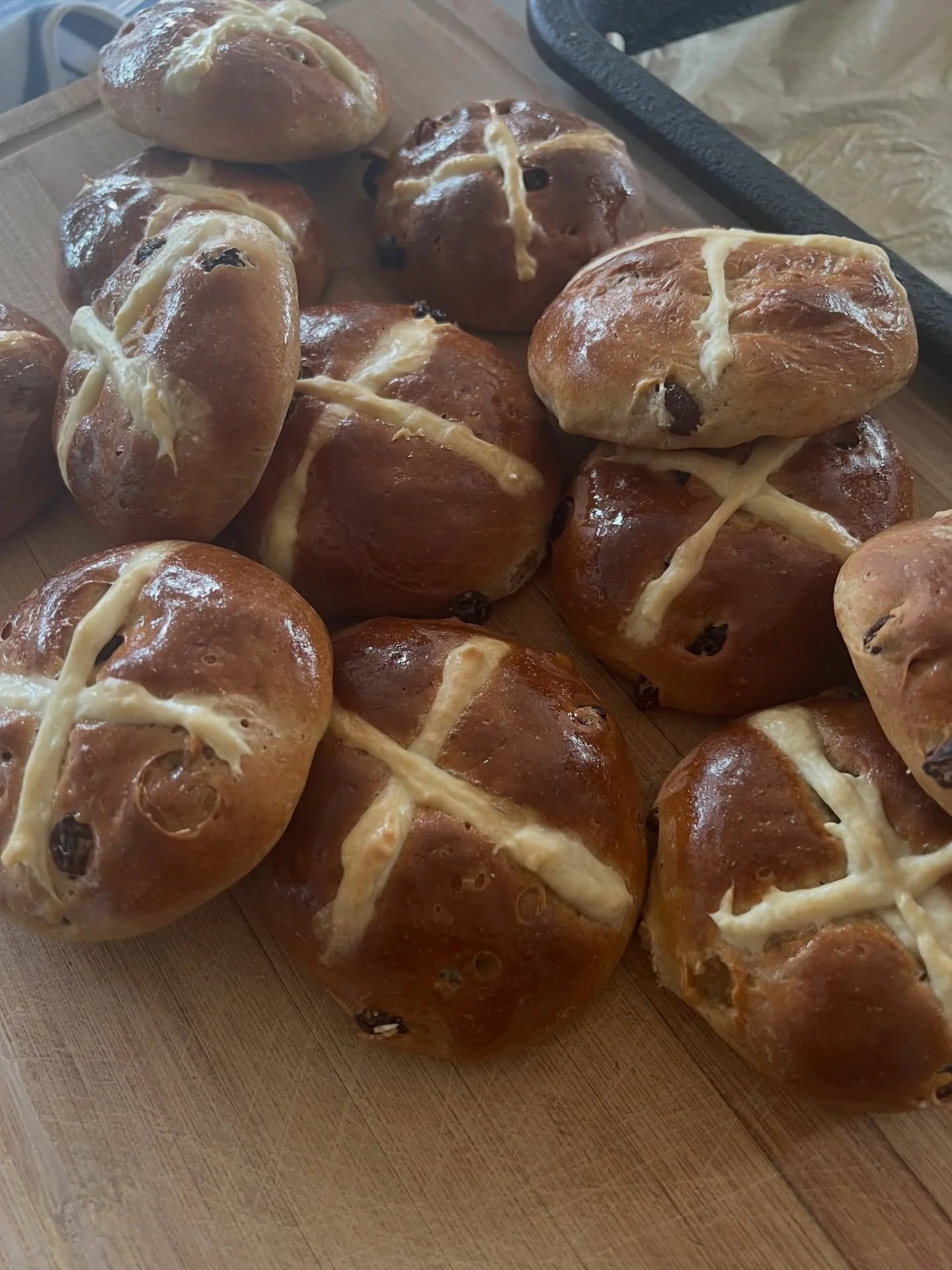 It&rsquo;s usually my job&hellip; but today the kids baked them 🥰🍞✨ #HotCrossBuns

Feeling very spoilt (and slightly outdone 😄) 🐣💛

Have a wonderful Easter break everyone 🌸🐰🌼