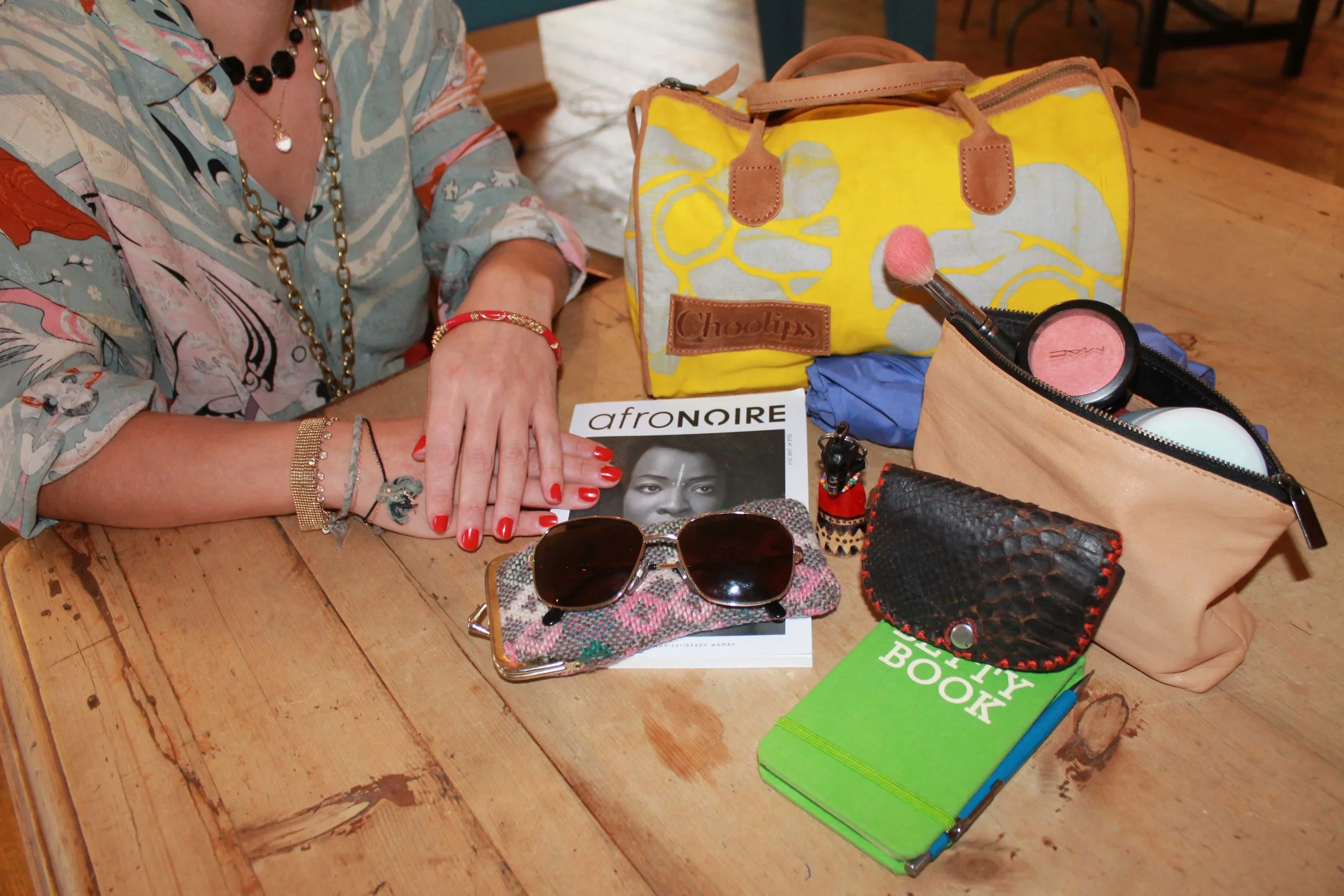 WHAT'S IN YOUR BAG: With Choolips Designer - Annegret Affolderbach