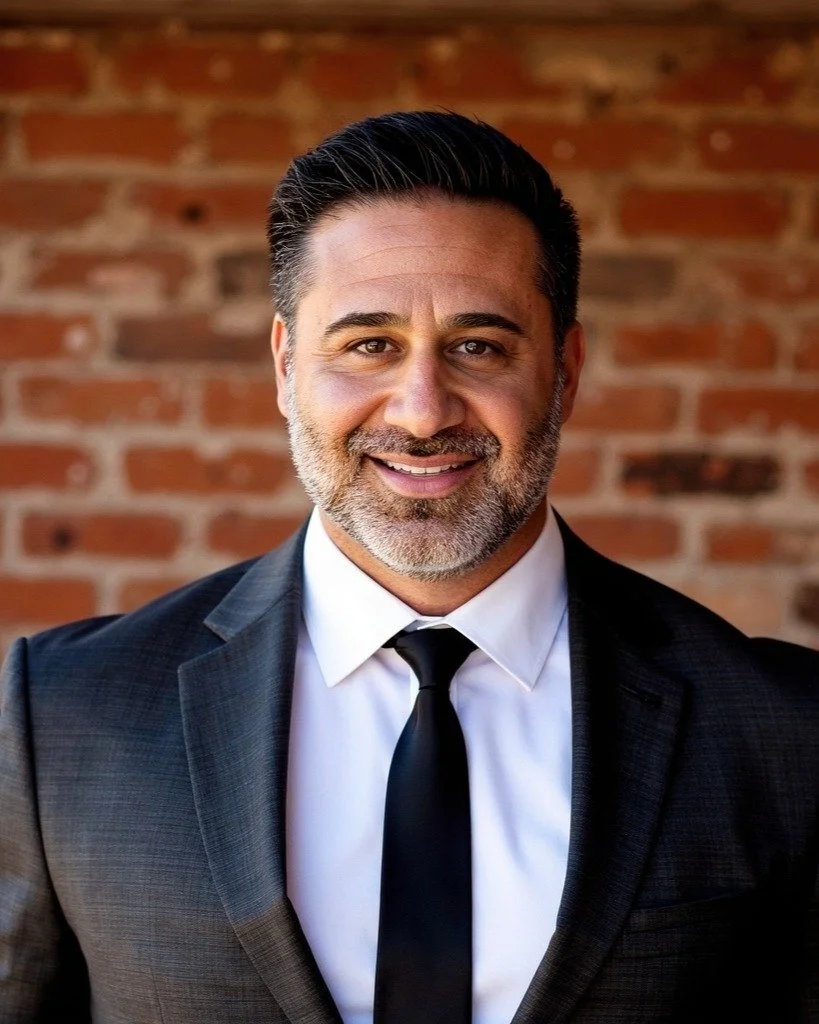 &quot;When smart business owners have cash to play with, anything is possible.&quot;

20 years. 10,000 businesses. One philosophy: Results.

Strategic capital for profitable growth, that's LVRG.

Charles M. Barr