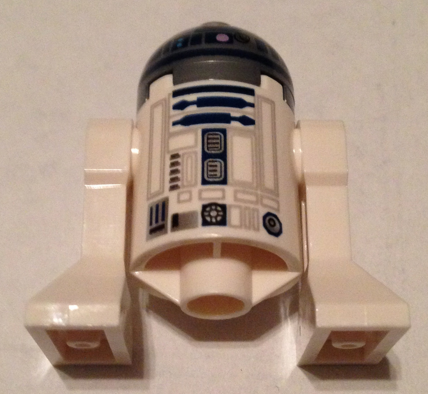 R2-D2 (flat silver head, dark blue).JPG