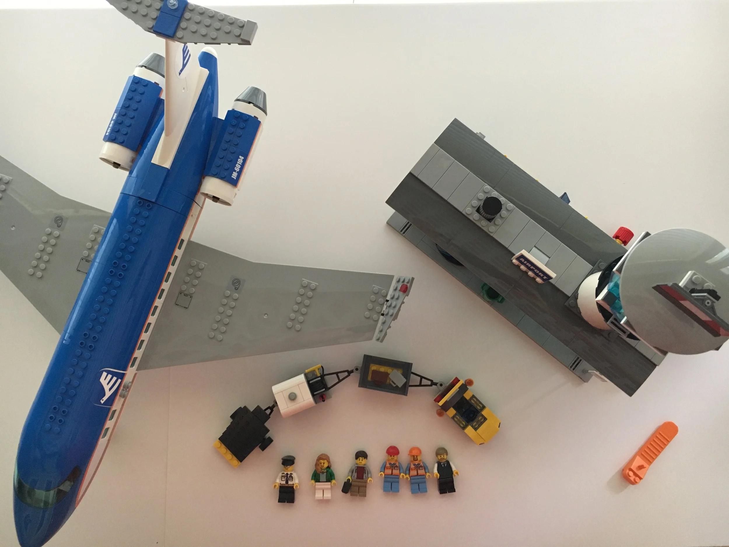 Set Review Airport Passenger Terminal 60104 LEGO CITY — Bricks for