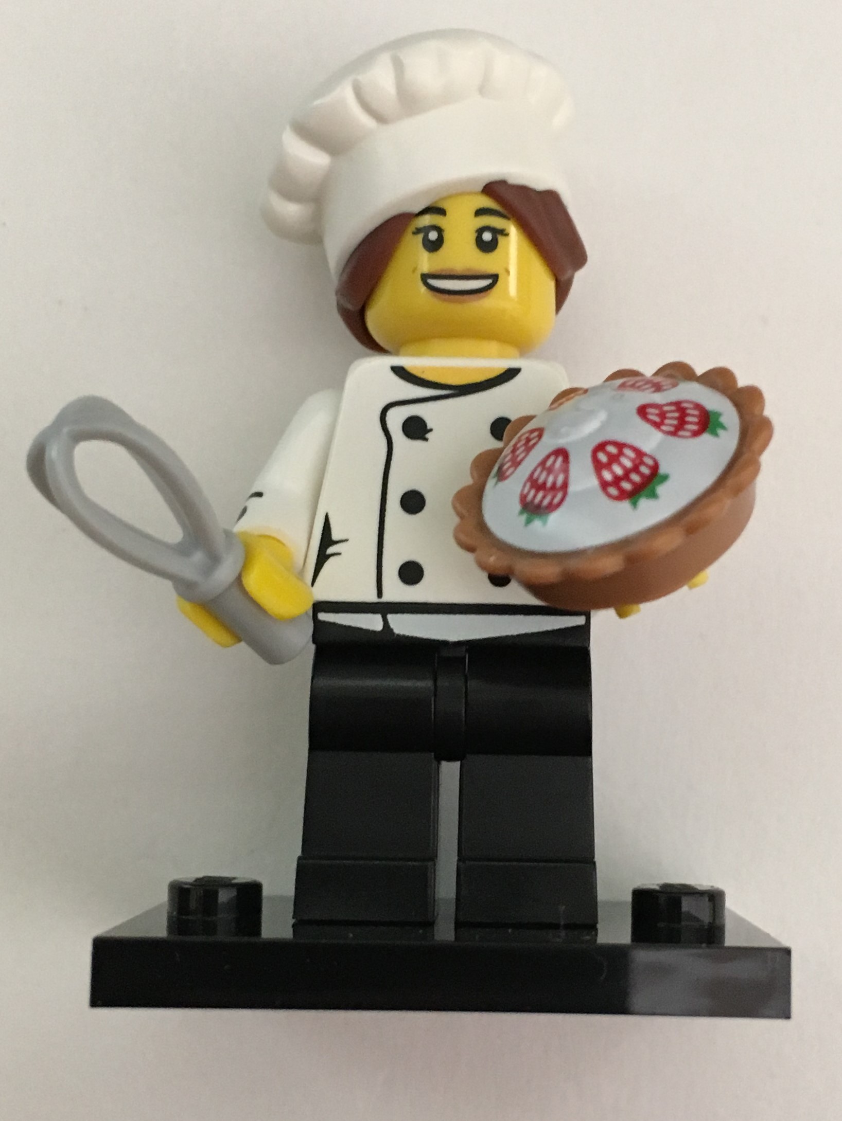 LEGO Minifigures Series 17  #71018 GOURMET CHEF NEW With Pie and Whisk 
