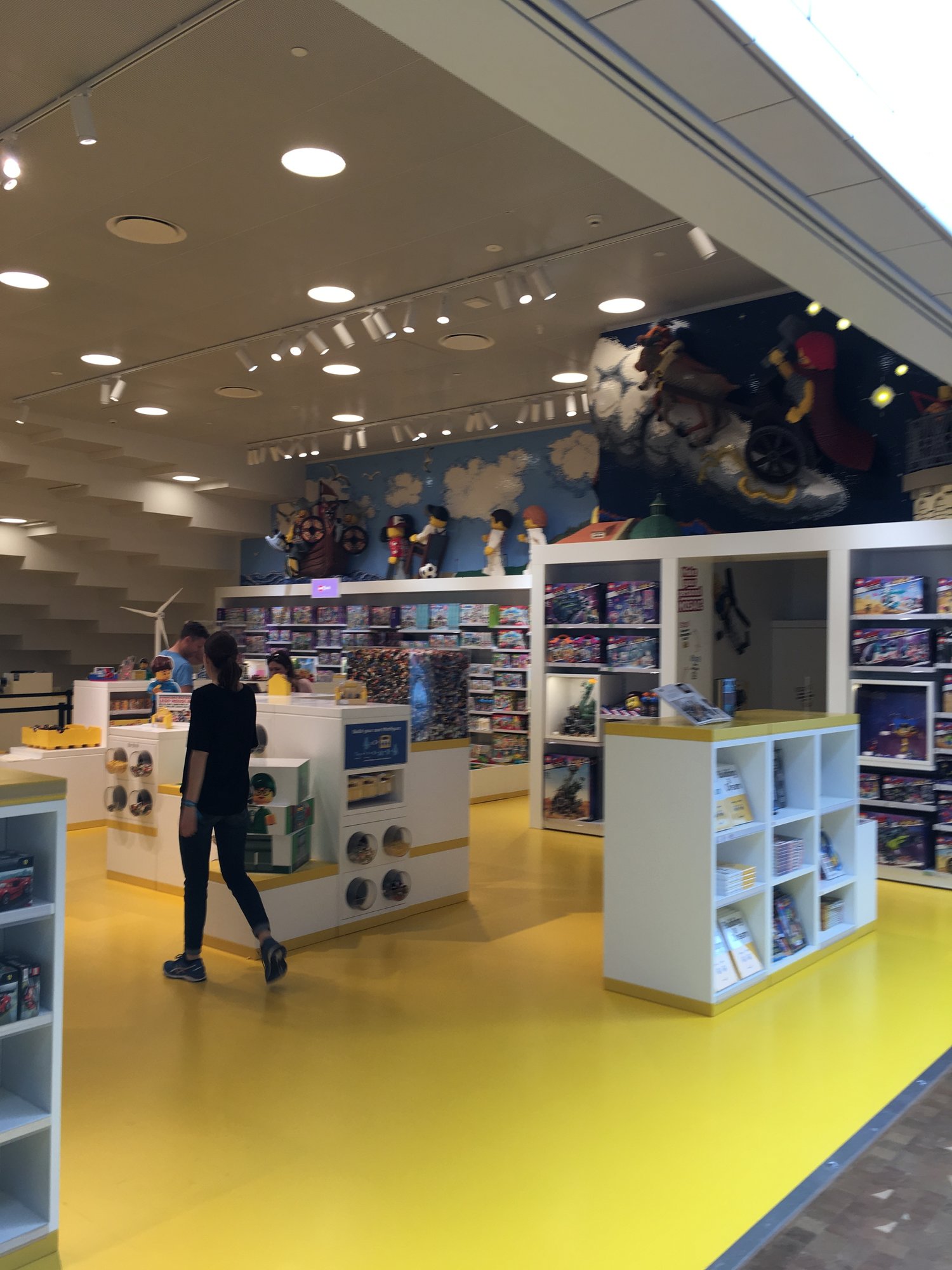 begynde kaffe Kvæle Store Review - LEGO® Brand Store - The LEGO® House - Billund, Denmark —  Bricks for Bricks