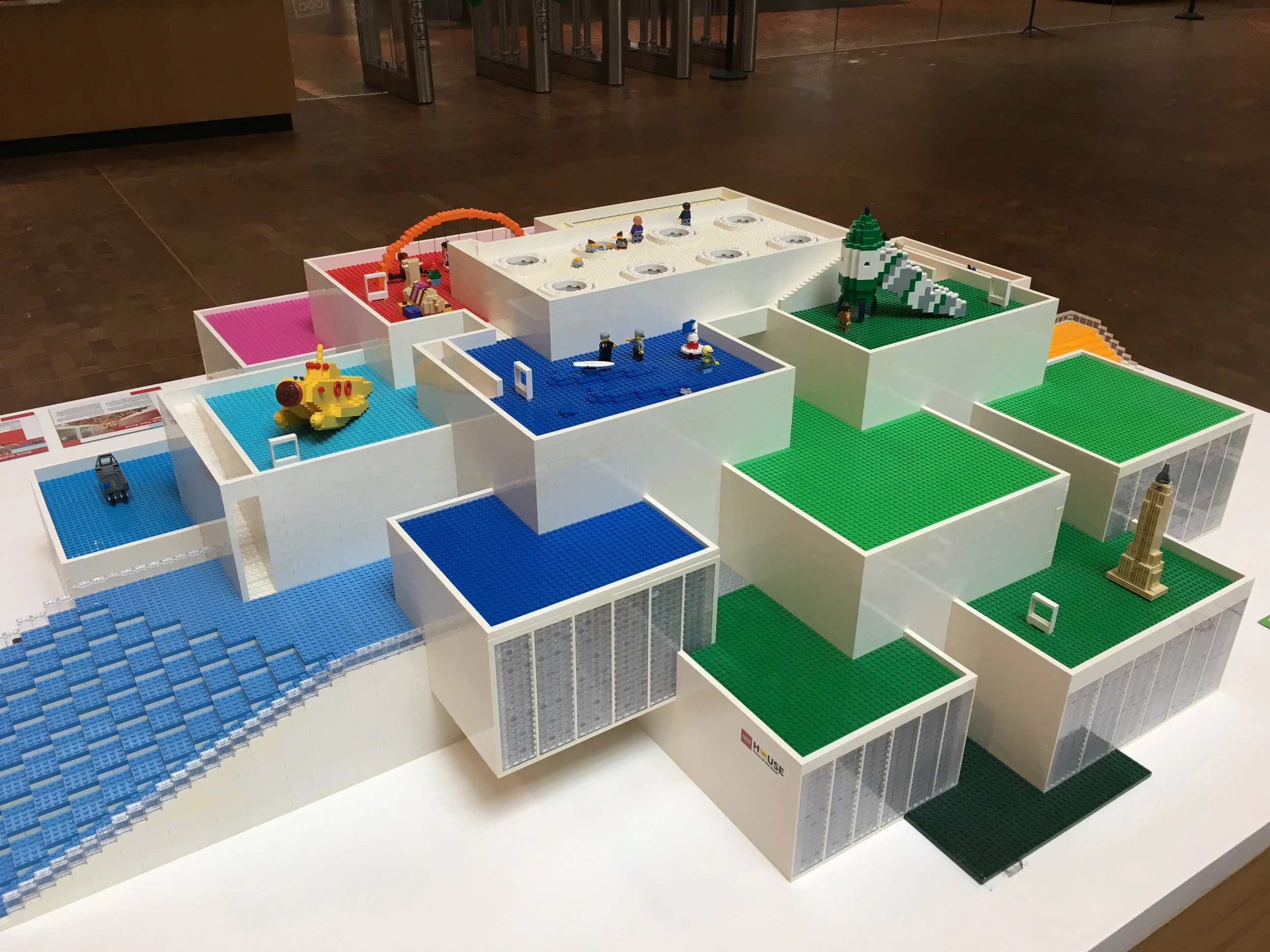 LEGO® House: LEGO® Square