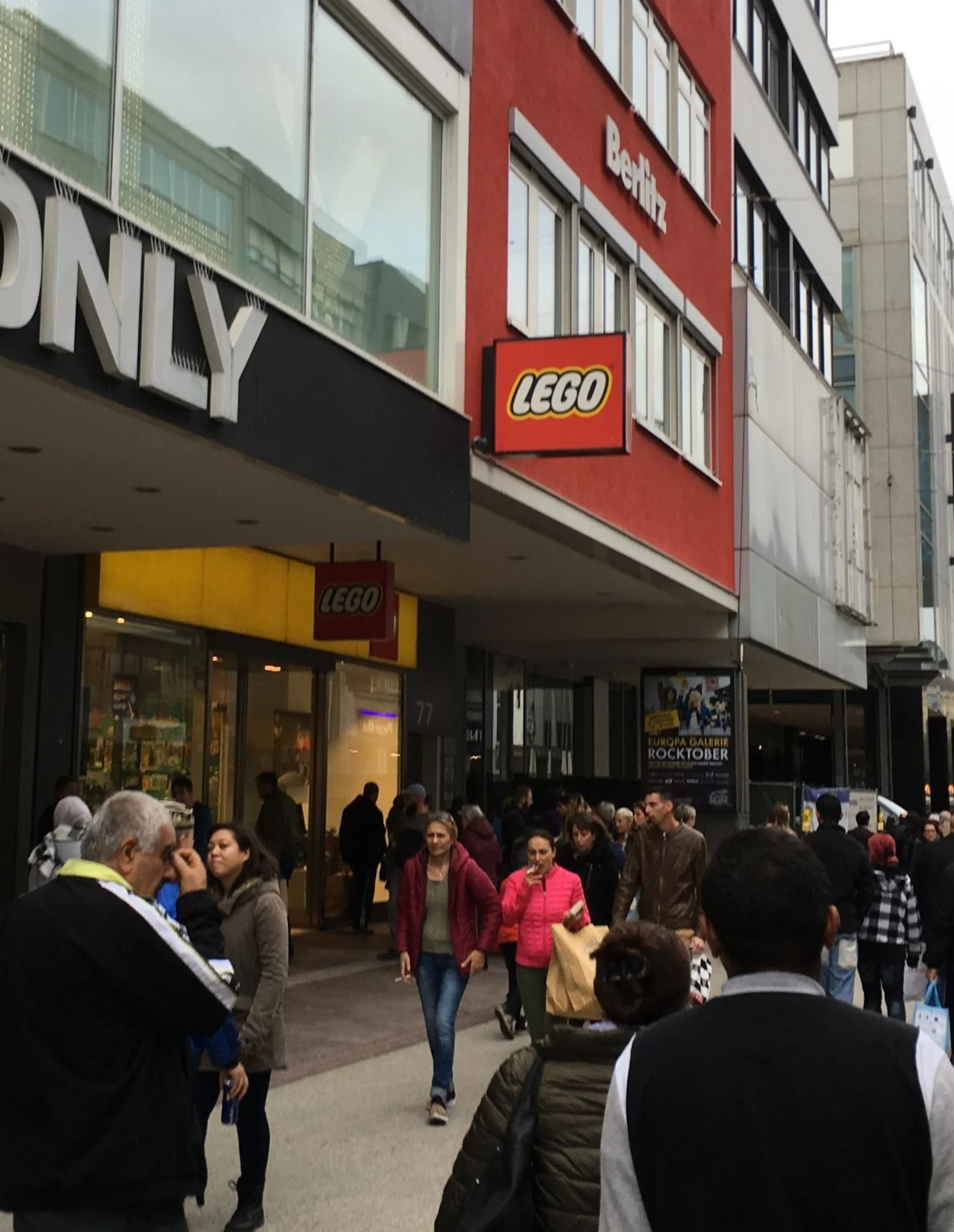 Store Review - LEGO® Brand Store - Saarbrücken, Germany