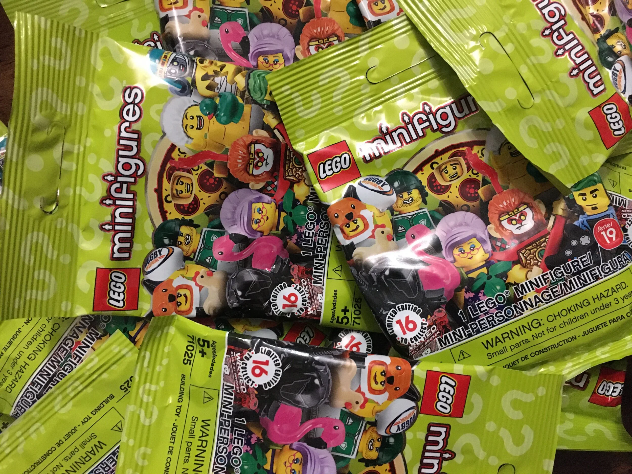 Set Review - #71025-1: Series 19 Collectible Minifigures - How to Buy These Things